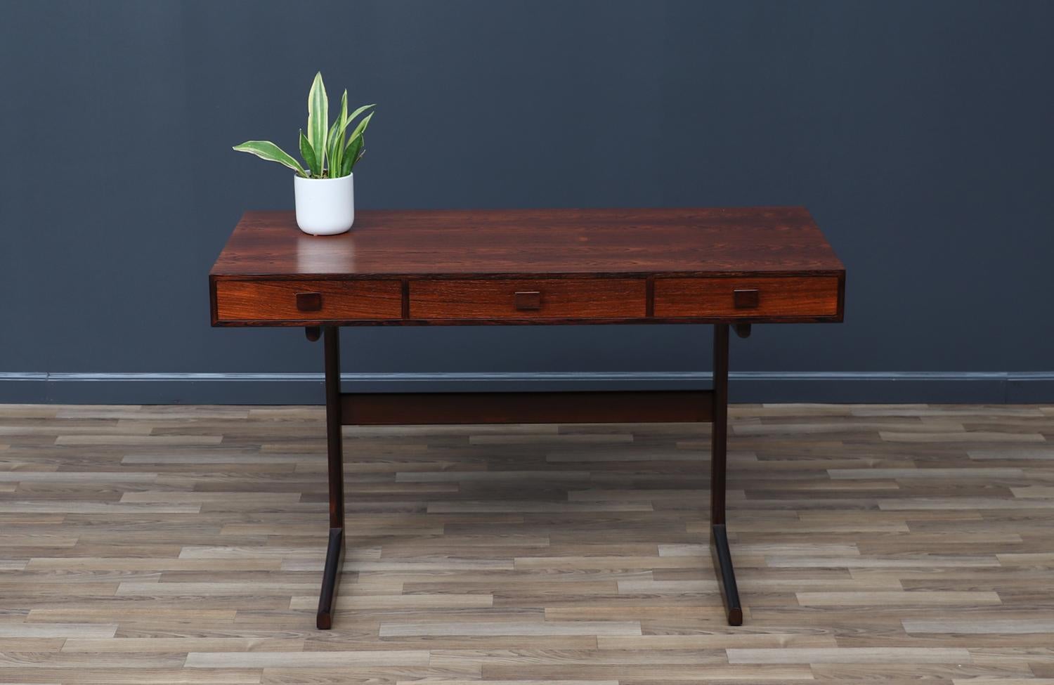 Expertly Restored - Danish Cantilever Floating Rosewood Desk by Georg Petersens  For Sale 1