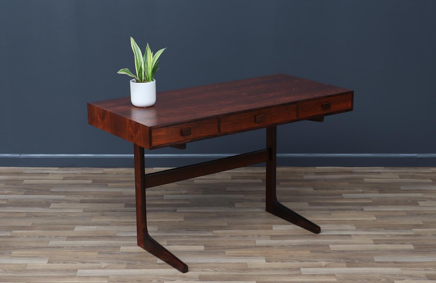 Expertly Restored - Danish Cantilever Floating Rosewood Desk by Georg Petersens  For Sale 2