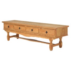 Credenza bassa danese intagliata in Oak