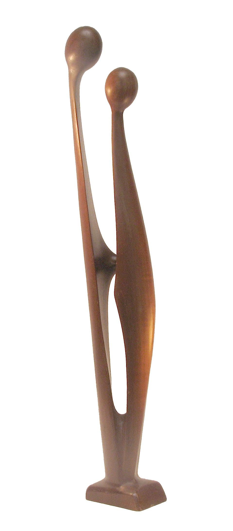 Mid-Century moderno Scultura danese in teak intagliato 