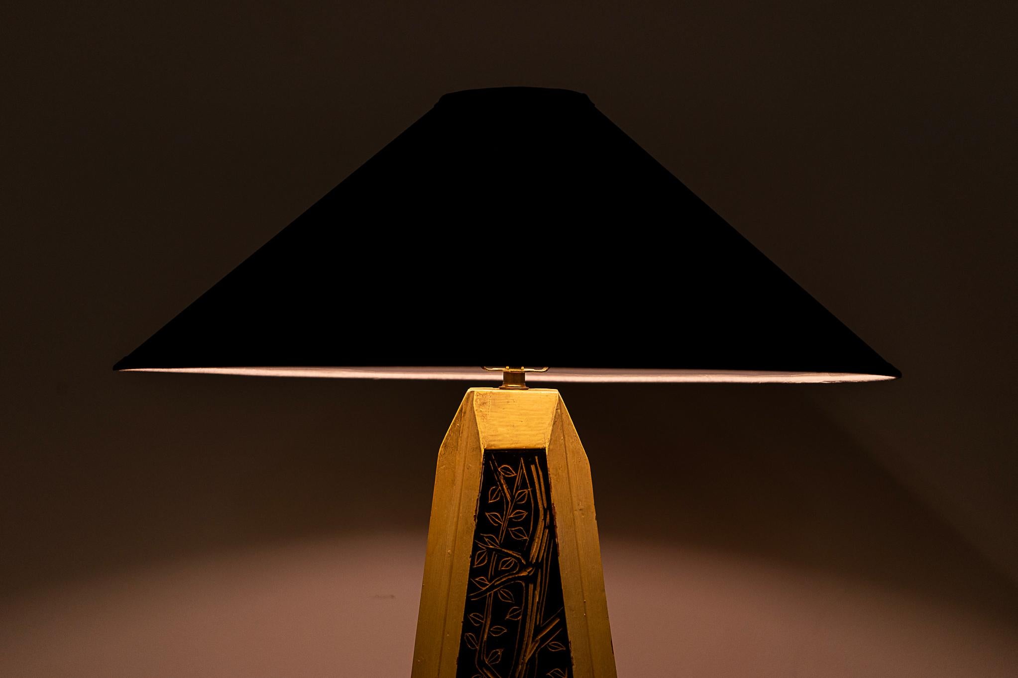 Lampe de bureau danoise en bois sculpté en vente 4