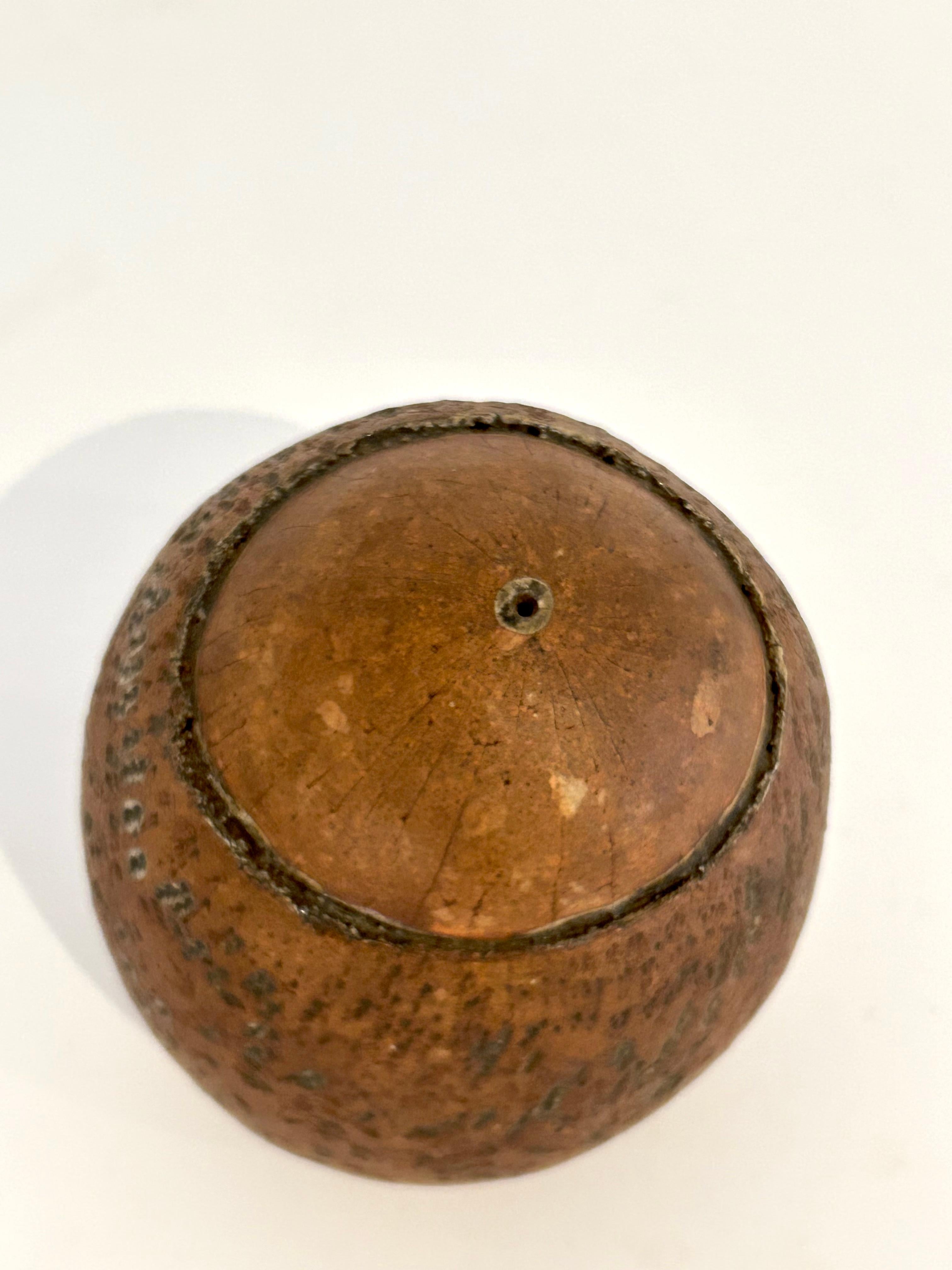 Sculpture danoise en céramique en forme de noix de coco en vente 5