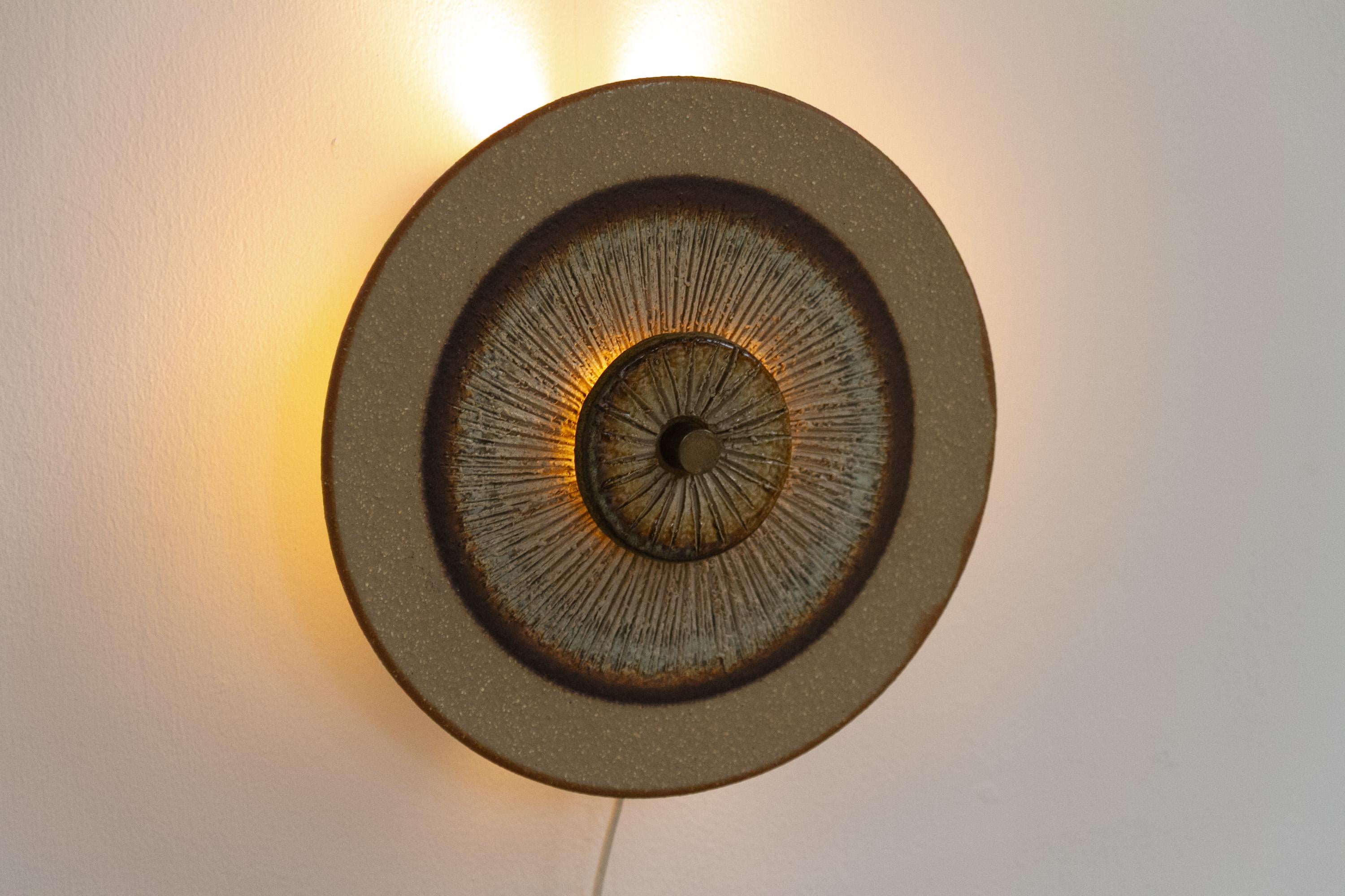 Lampe murale à disque en céramique danoise par Søholm, 1970. en vente 5