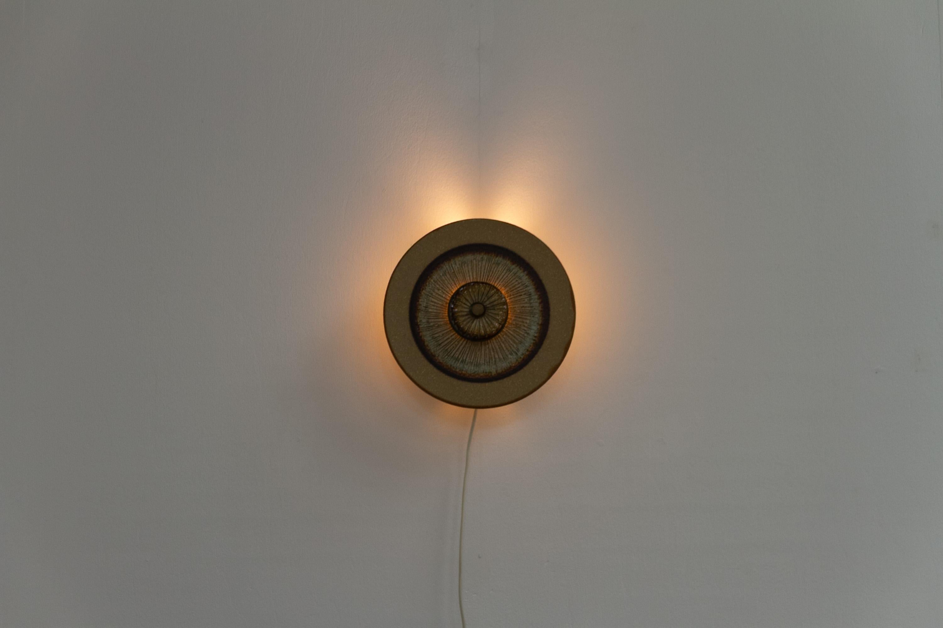 Lampe murale à disque en céramique danoise par Søholm, 1970. en vente 8