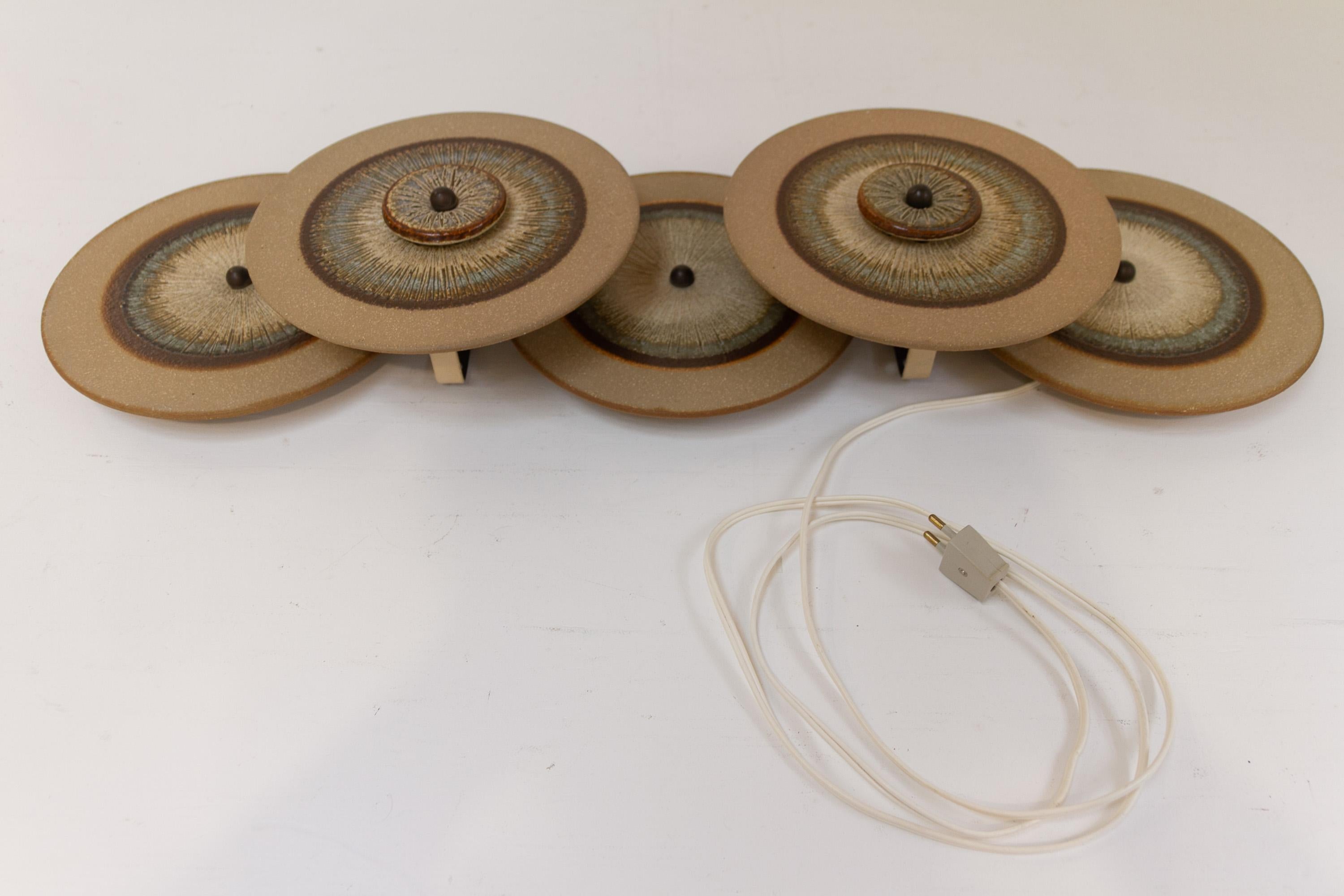 Lampe murale à cinq disques en céramique danoise par Søholm, 1970. en vente 10