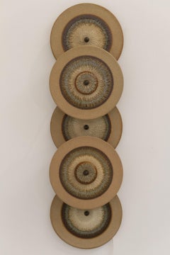 Lámpara de pared de cerámica danesa de cinco discos de Søholm, años 70.