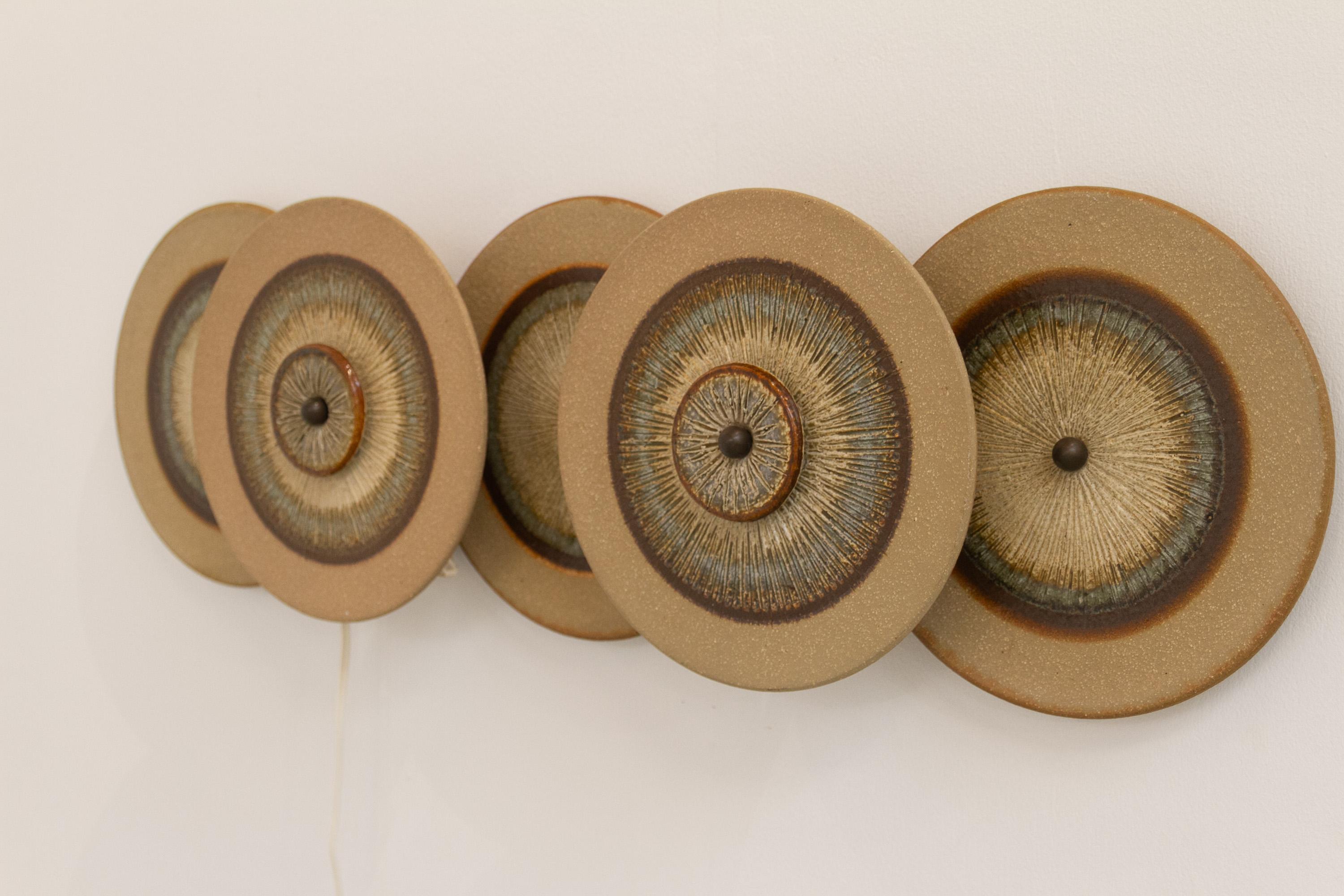 Lampe murale à cinq disques en céramique danoise par Søholm, 1970. en vente 2