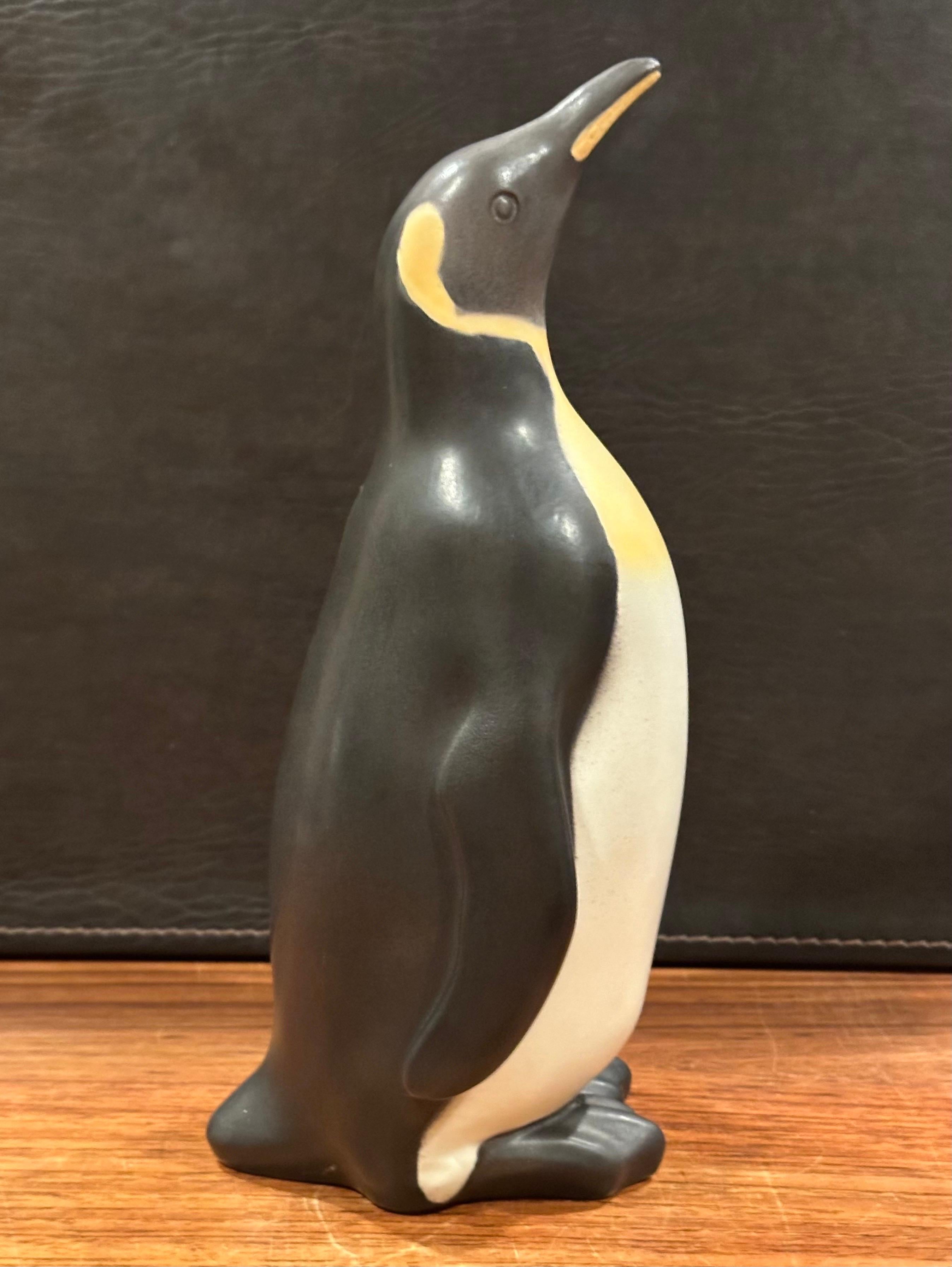 Dänische Keramikbank „Pondus der Penguin“ von Knabstrup im Angebot 5