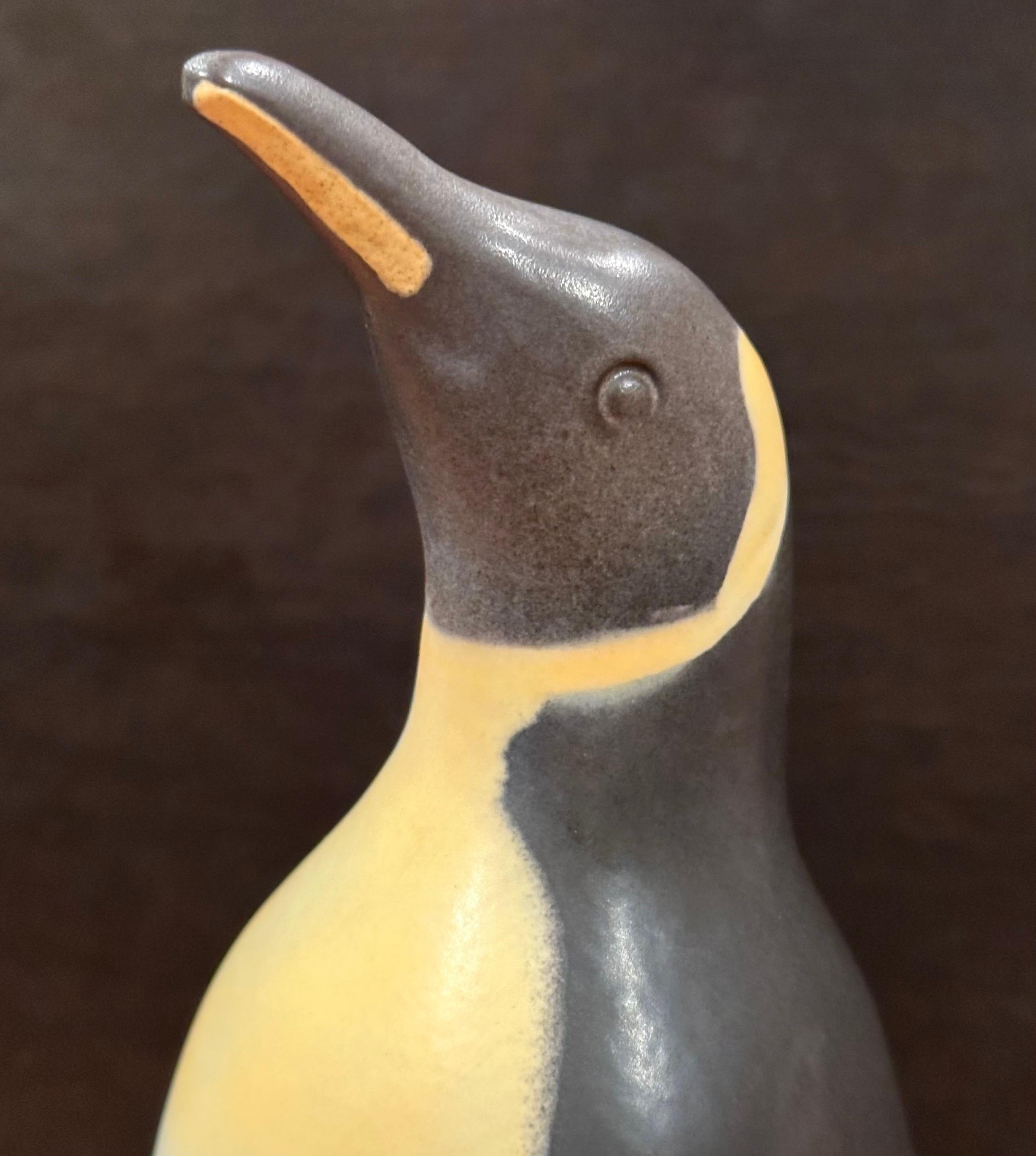Dänische Keramikbank „Pondus der Penguin“ von Knabstrup im Angebot 7