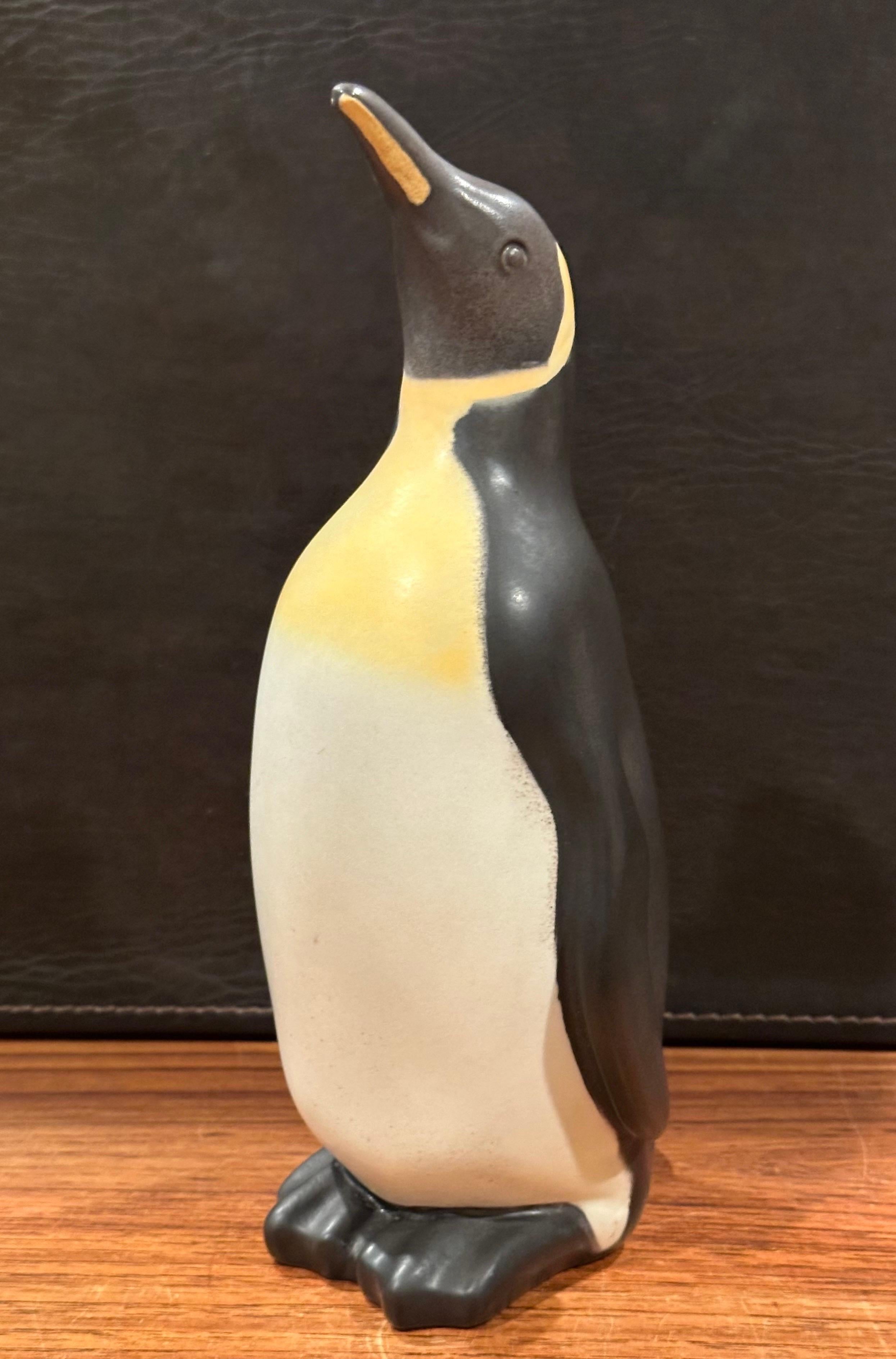 20ième siècle Tirelire danoise Pondus the Penguin de Knabstrup en vente