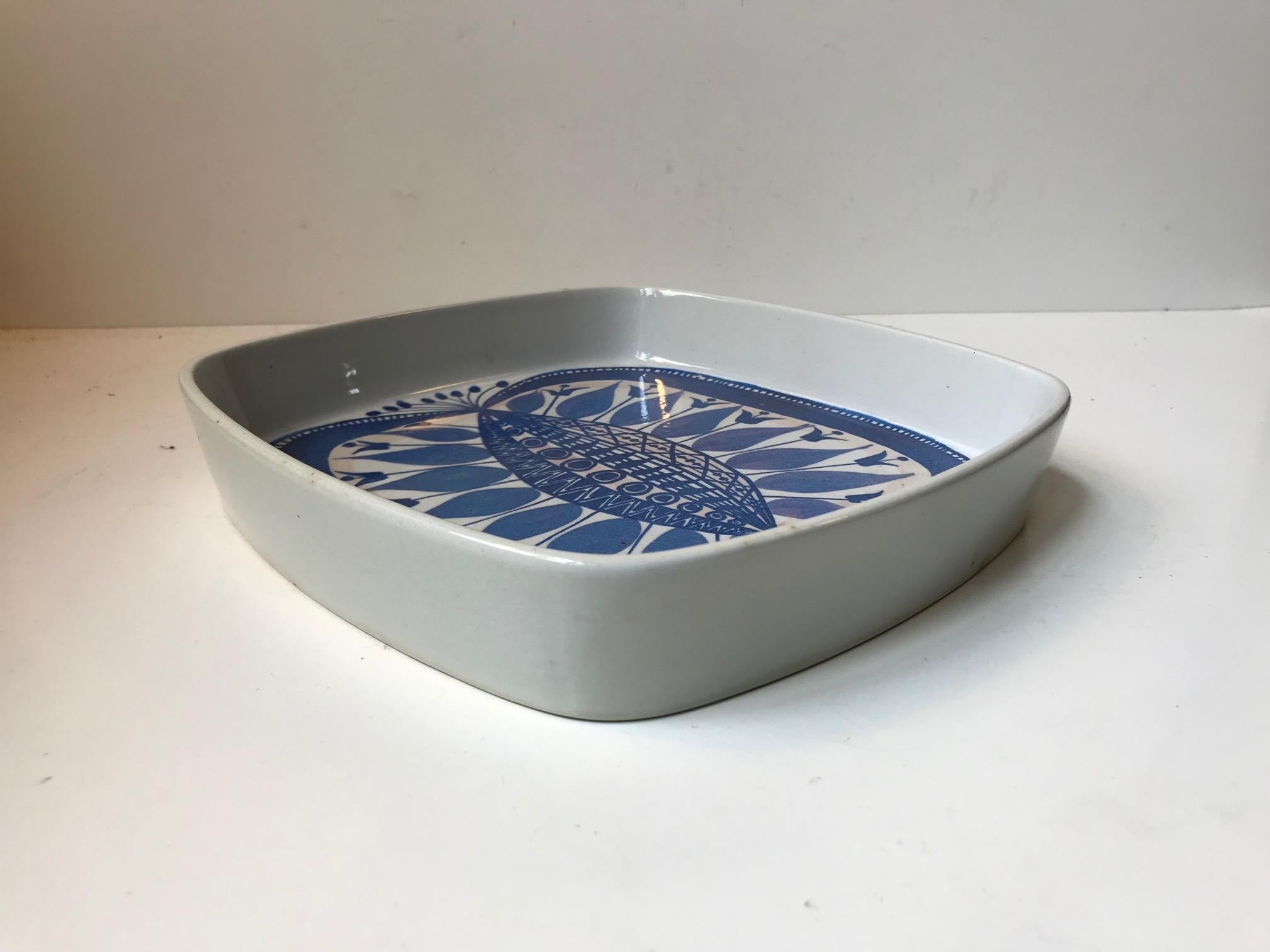 This ceramic dish was designed by the Danish ceramist/painter Beth Breyen. It was manufactured at Alumina and Royal Copenhagen in Denmark during the 1960s and 1970s. This one is special as it is a sample (Prøve in Danish) made prior to the series
