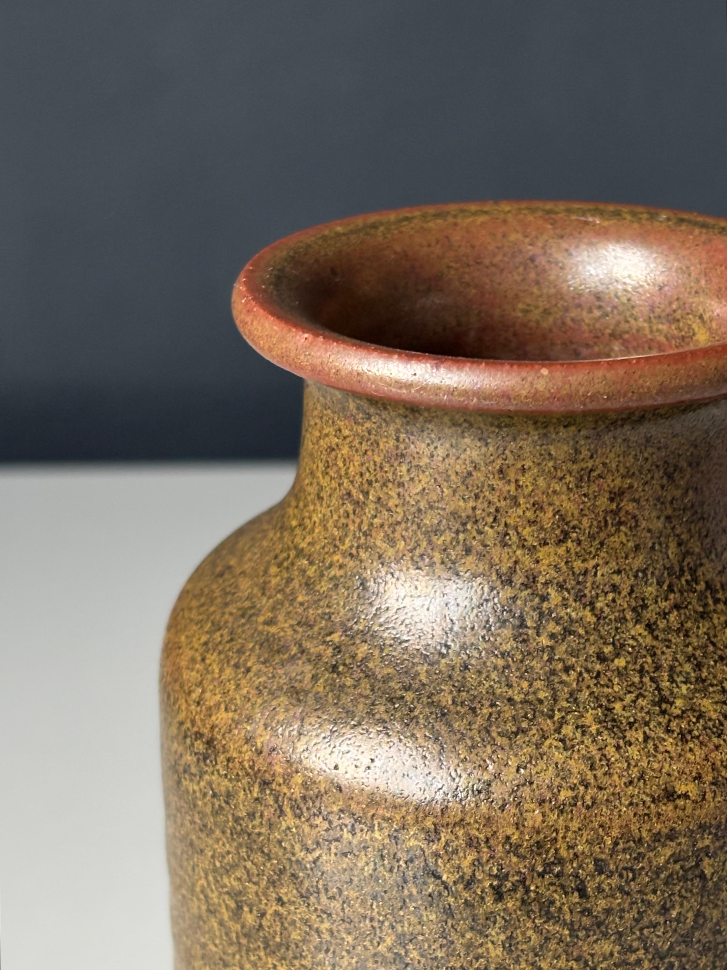 Ceramica Vaso cilindrico in ceramica danese Studio Natural Earthtone, anni '60 in vendita