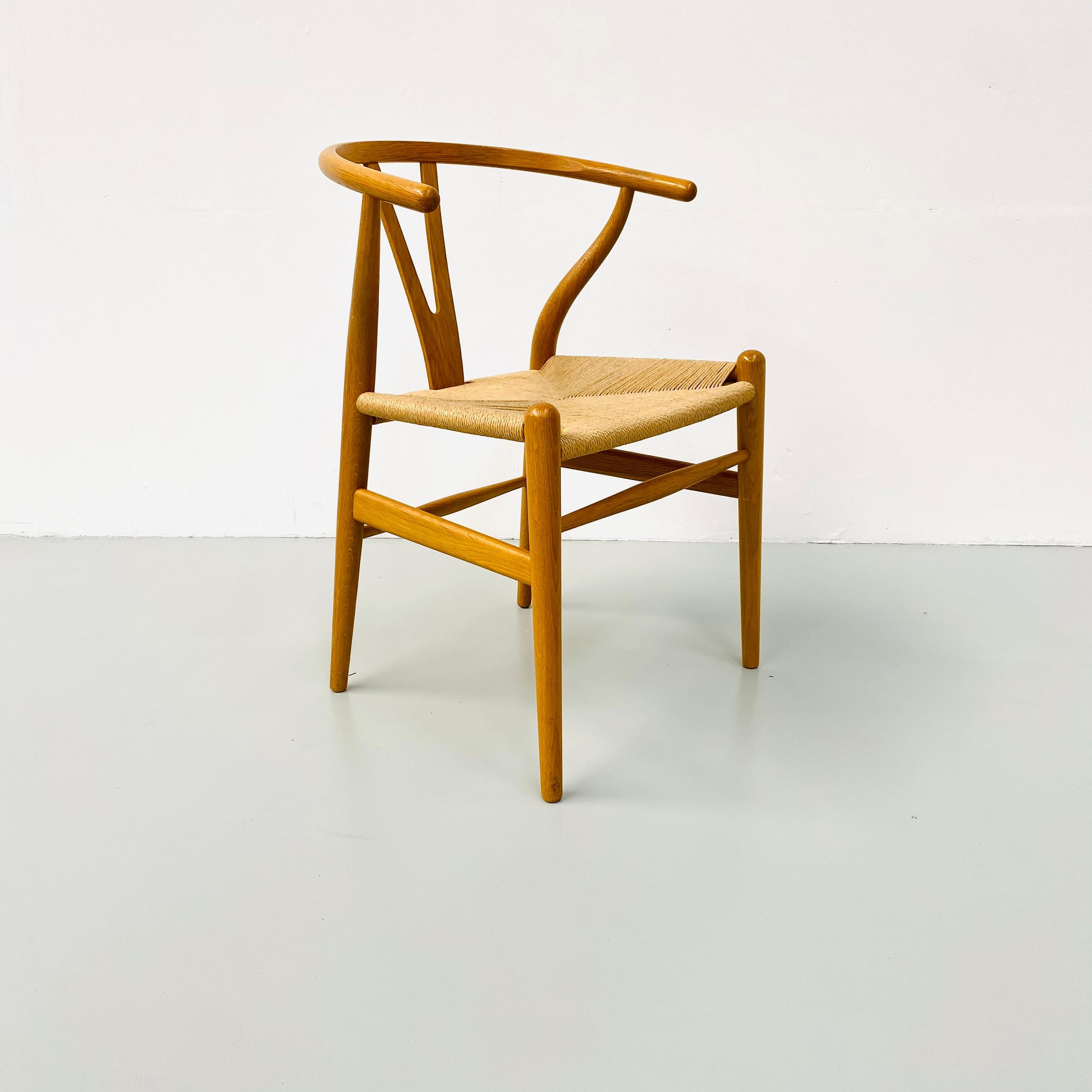 Danish CH24 Wishbone Chairs by H. Wegner for Carl Hansen & Son, 1990s, Set of 2 9
