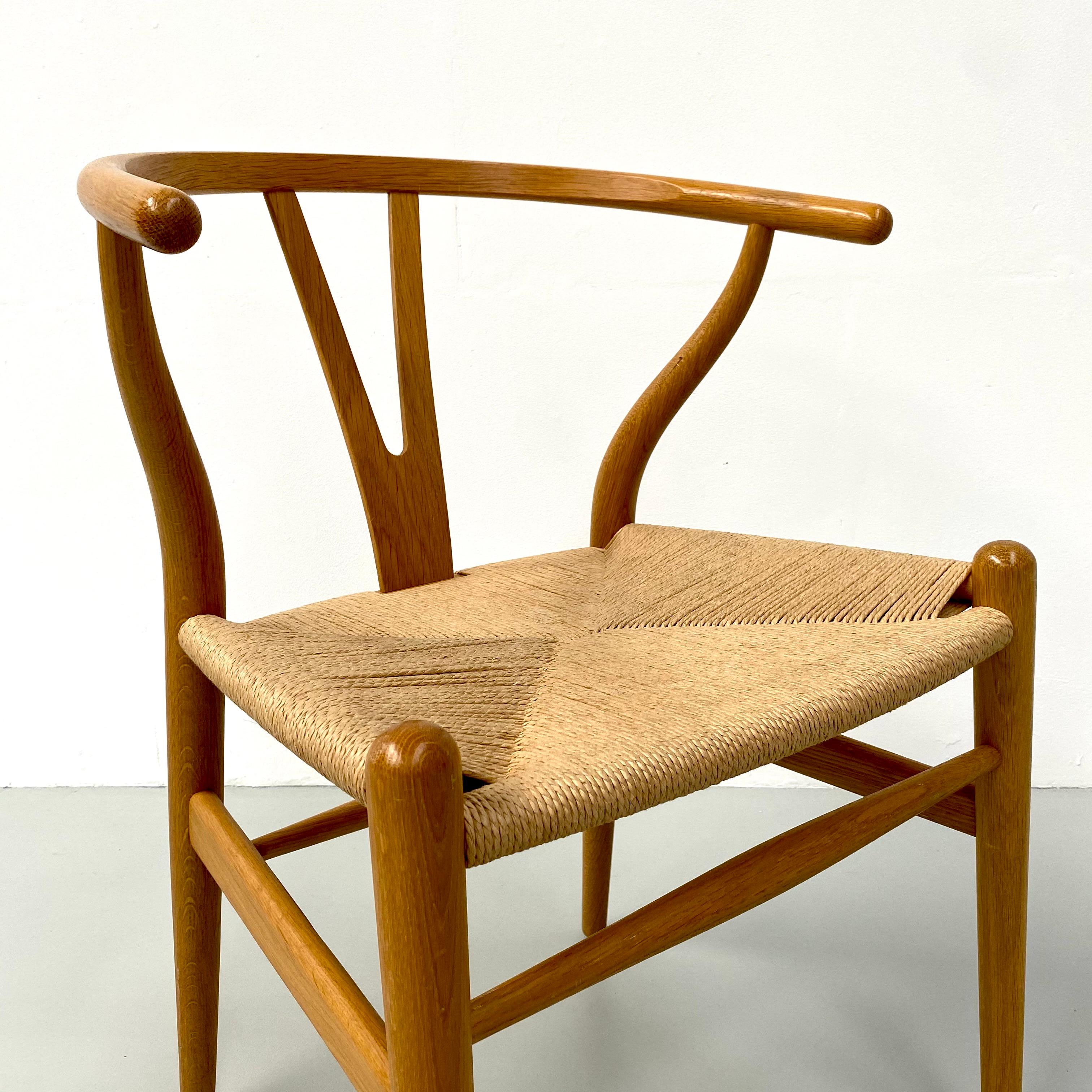 Danish CH24 Wishbone Chairs by H. Wegner for Carl Hansen & Son, 1990s, Set of 2 10