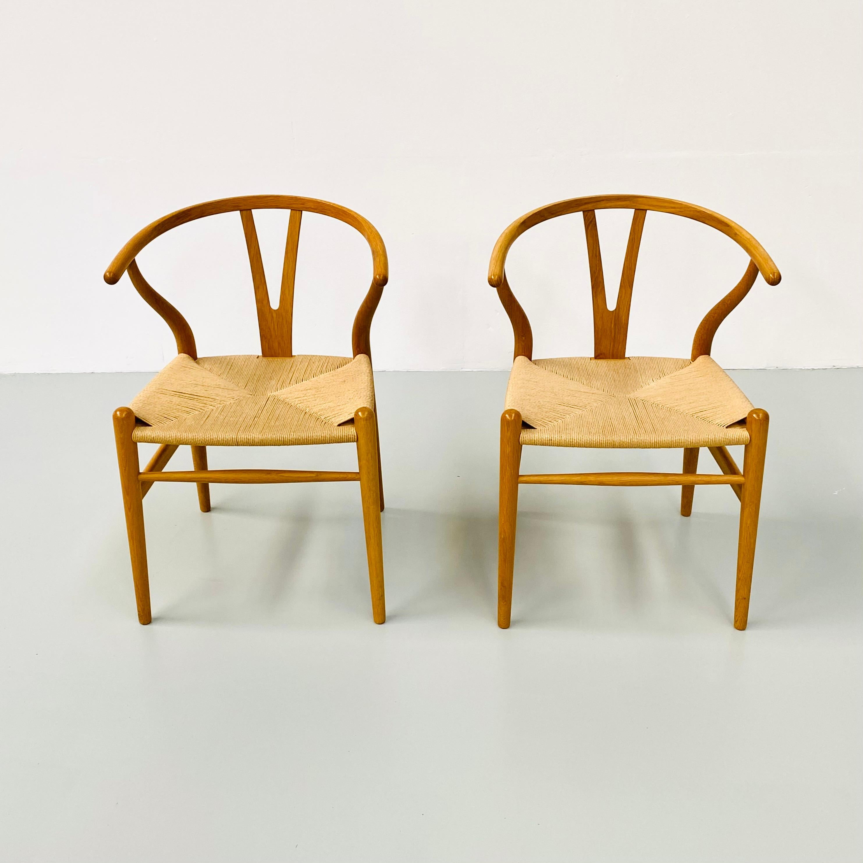 Danish CH24 Wishbone Chairs by H. Wegner for Carl Hansen & Son, 1990s, Set of 2 1