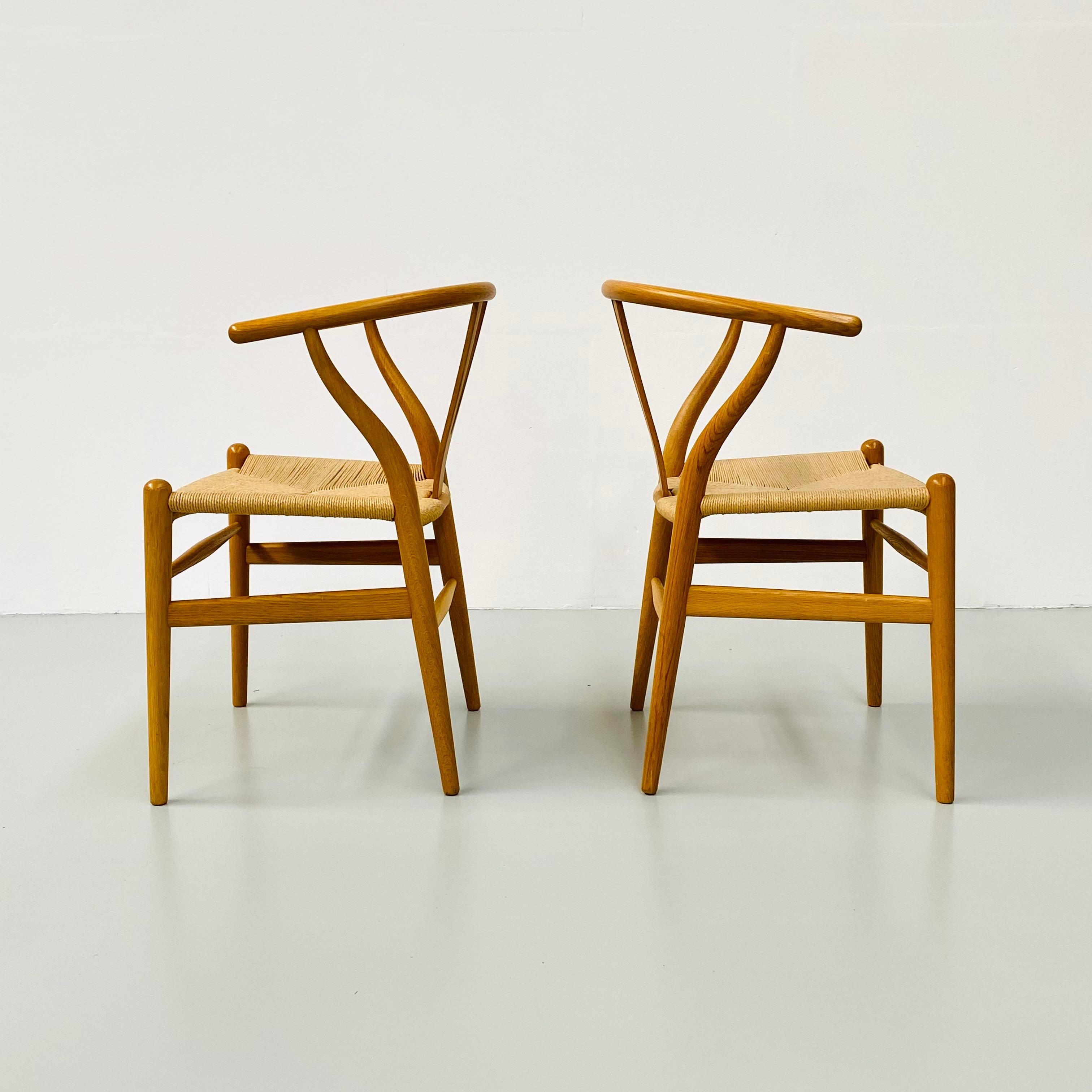 Danish CH24 Wishbone Chairs by H. Wegner for Carl Hansen & Son, 1990s, Set of 2 2