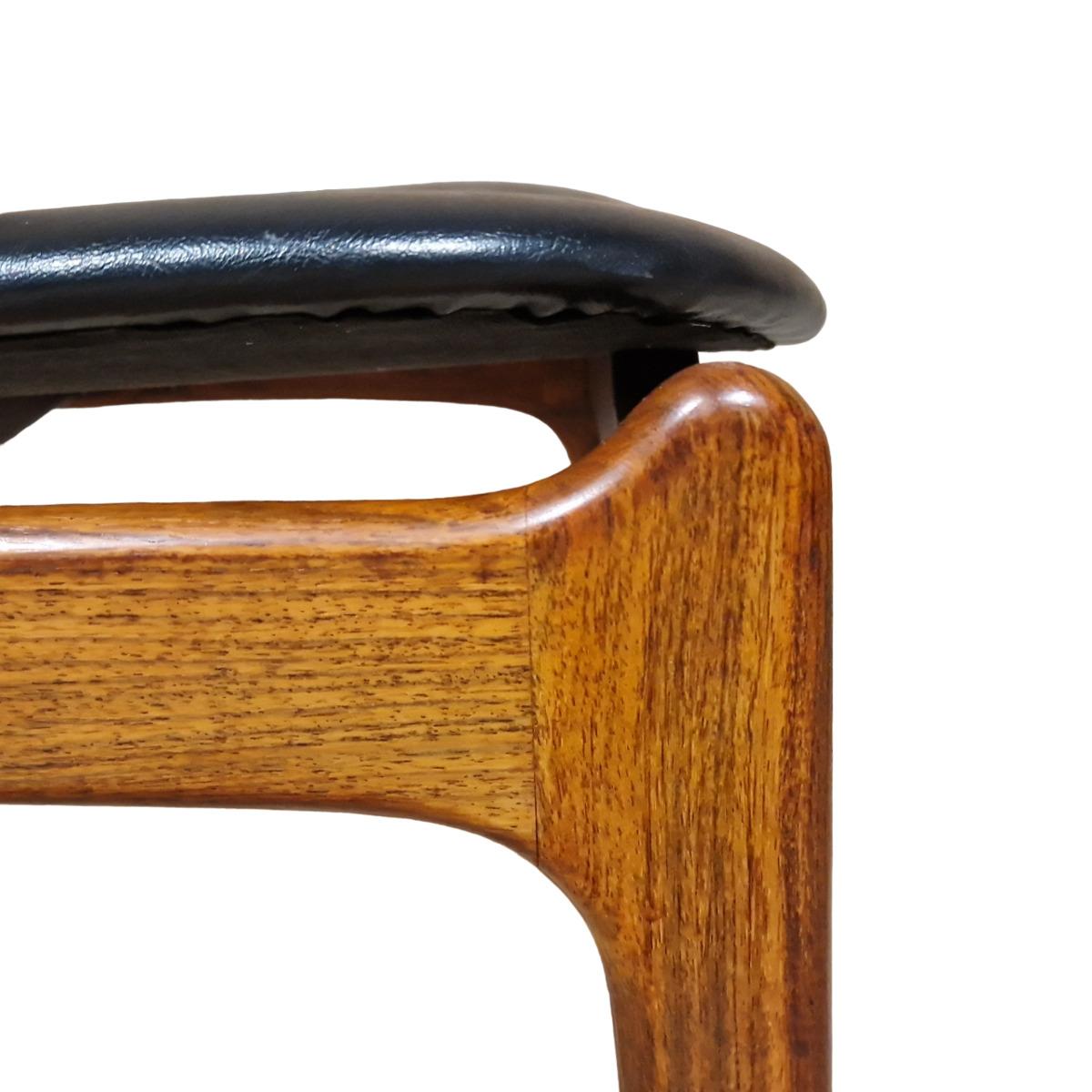 Dänische Stühle Modell 49 von Erik Buch für Oddense Maskinerei, 1960er Jahre, Sechserpack im Zustand „Gut“ im Angebot in Brussels , BE