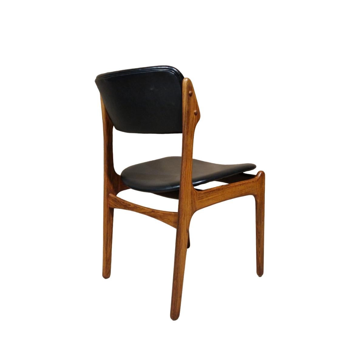 Dänische Stühle Modell 49 von Erik Buch für Oddense Maskinerei, 1960er Jahre, Sechserpack (Kunstleder) im Angebot