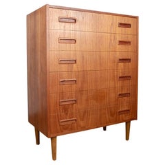 Commodes and Chests of Drawers