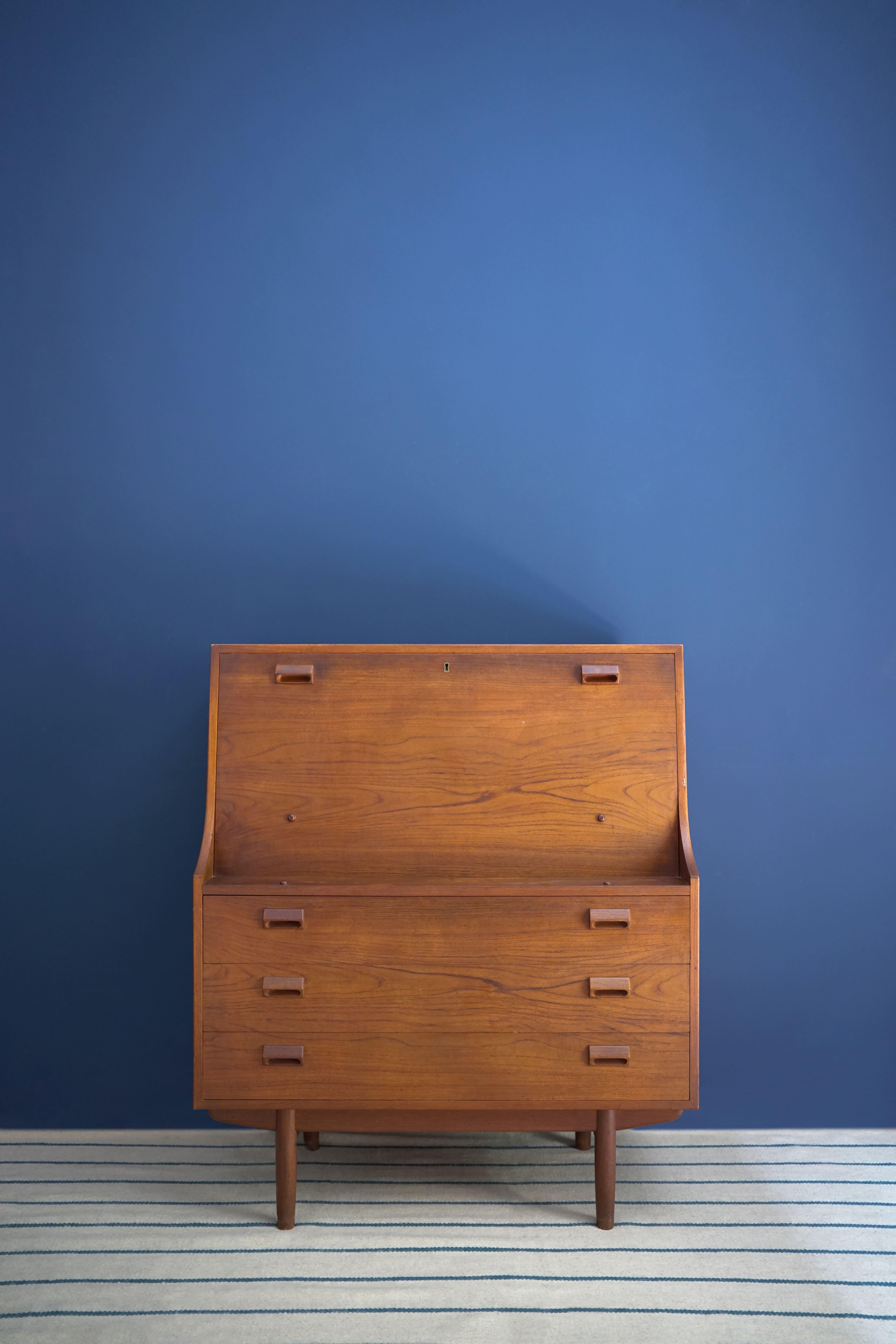 Danish Chest of Drawers by Arne Wahl Inversen In Good Condition For Sale In MADRID, ES