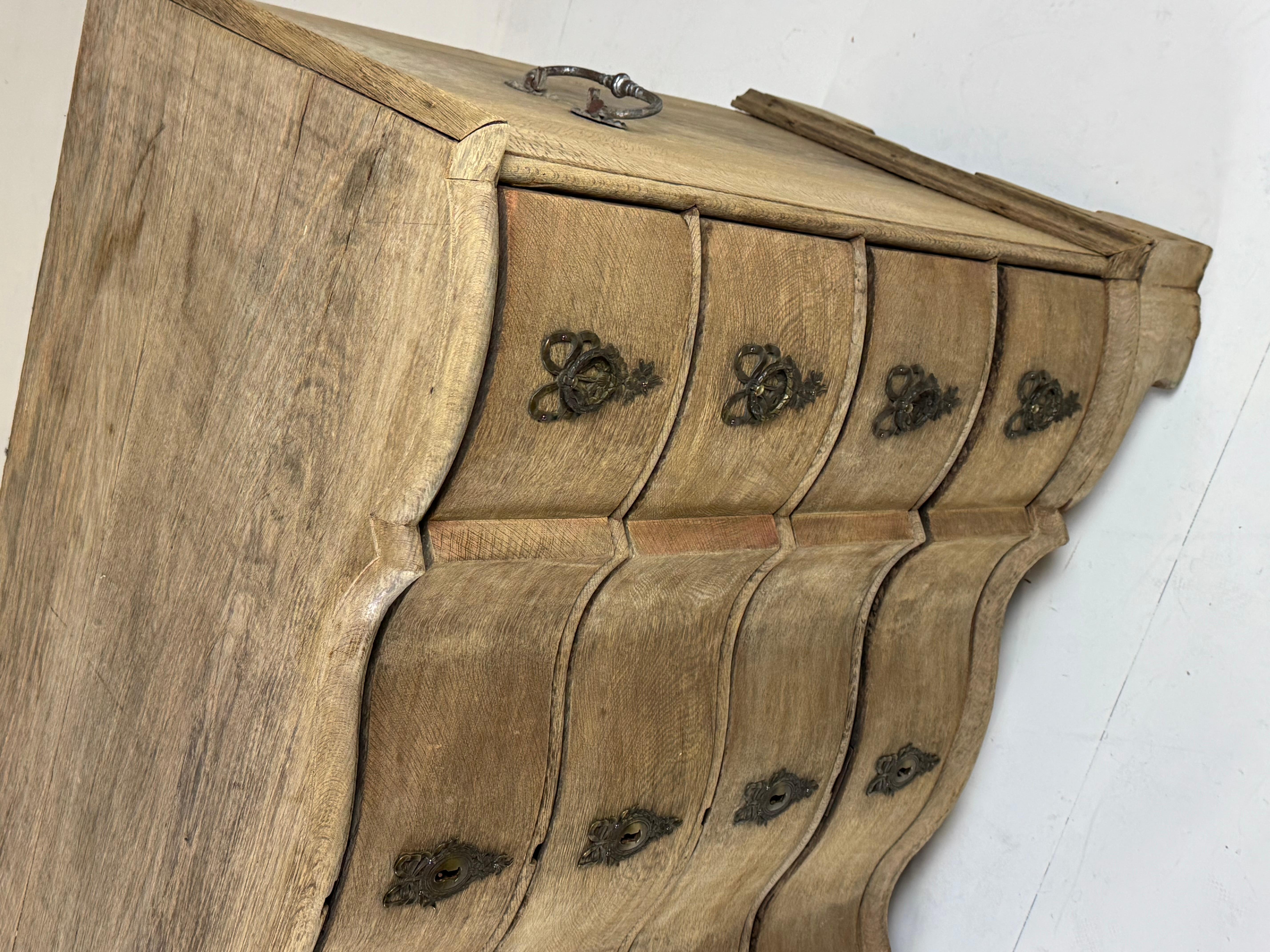 Danish chest of drawers ca. 1800-1820 oak For Sale 10