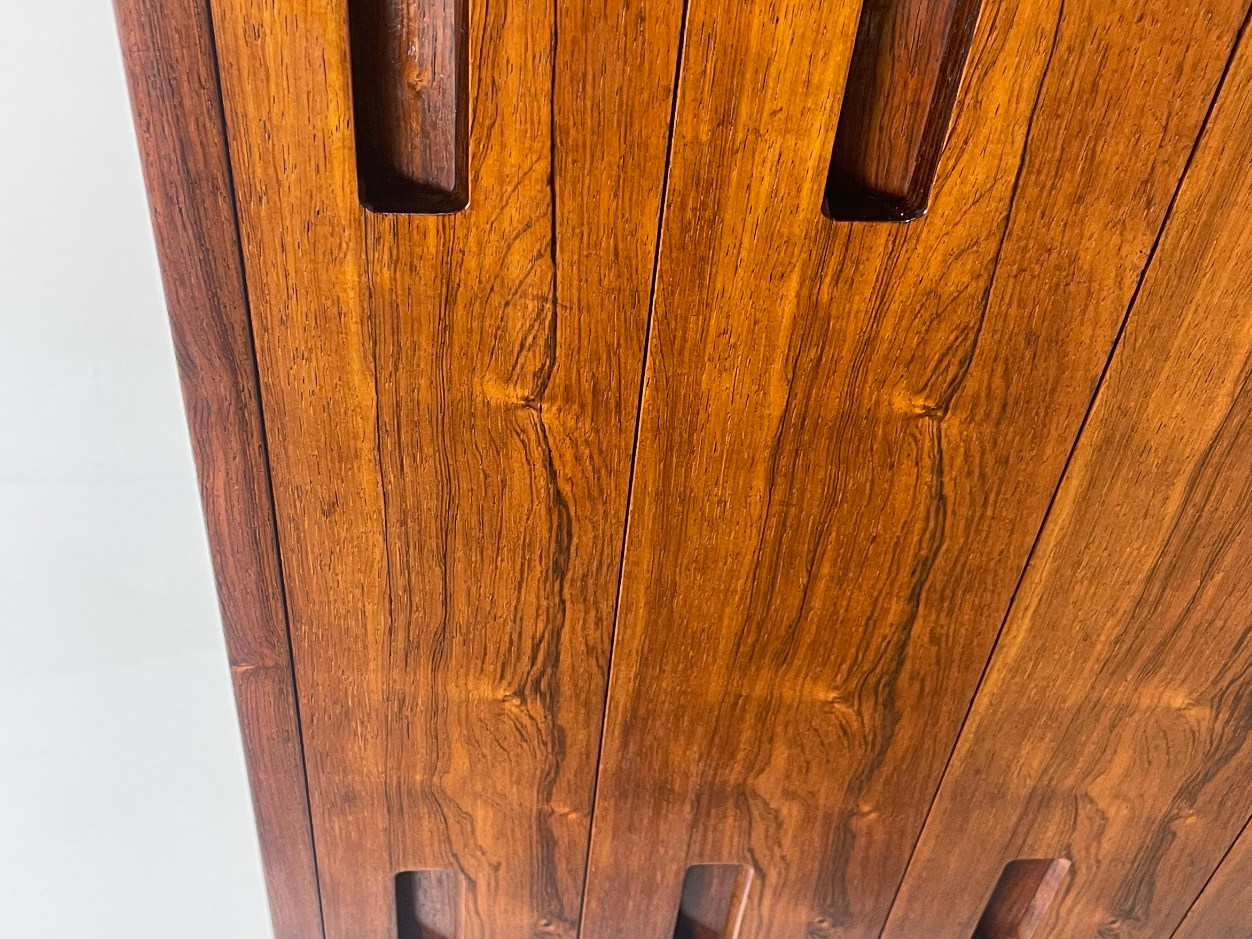 Danish Chest of Drawers in Palisander by Carlo Jensen for Hundevad 1950s In Good Condition For Sale In St-Brais, JU
