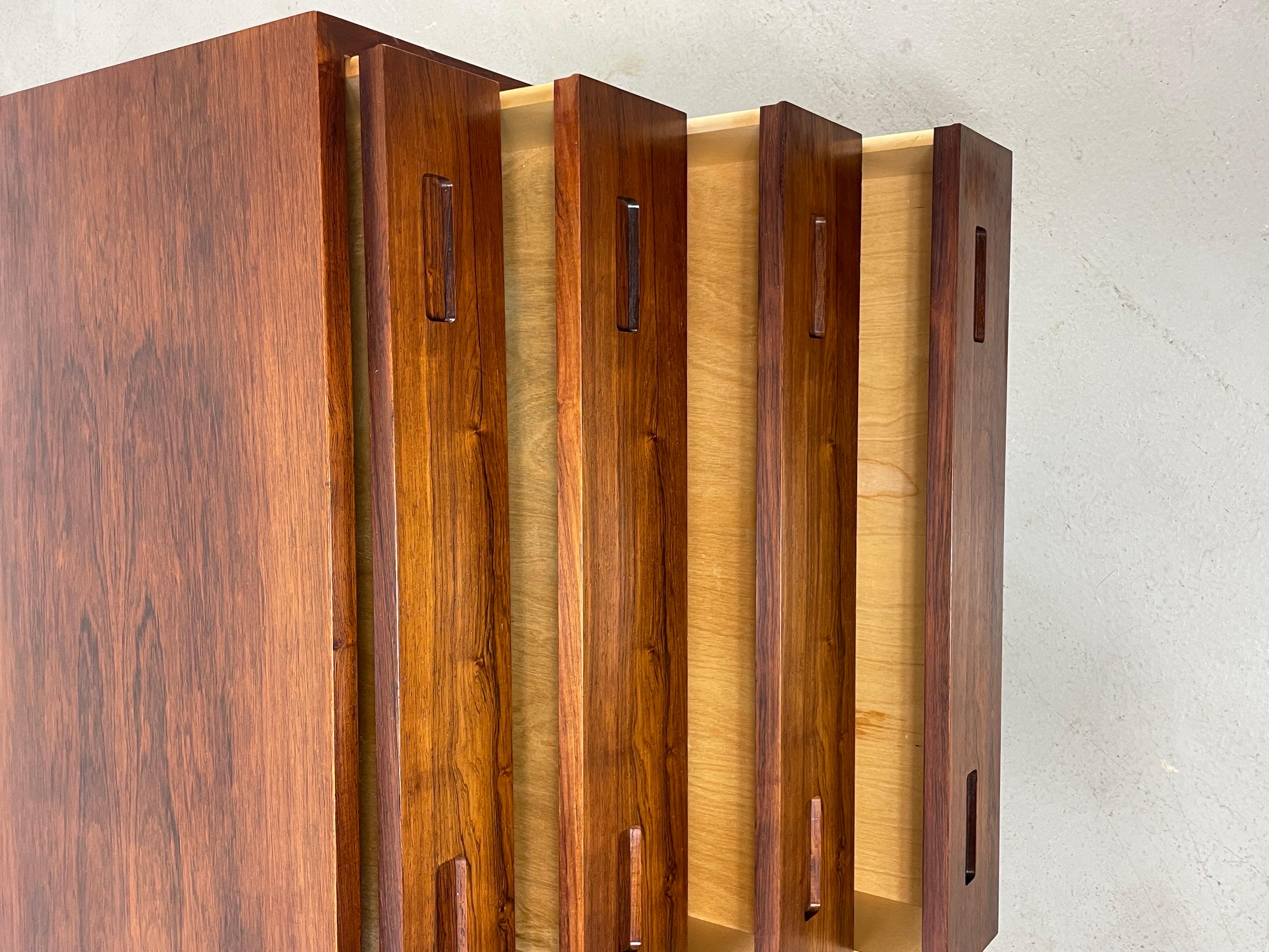Danish Chest of Drawers in Palisander by Carlo Jensen for Hundevad 1950s For Sale 4