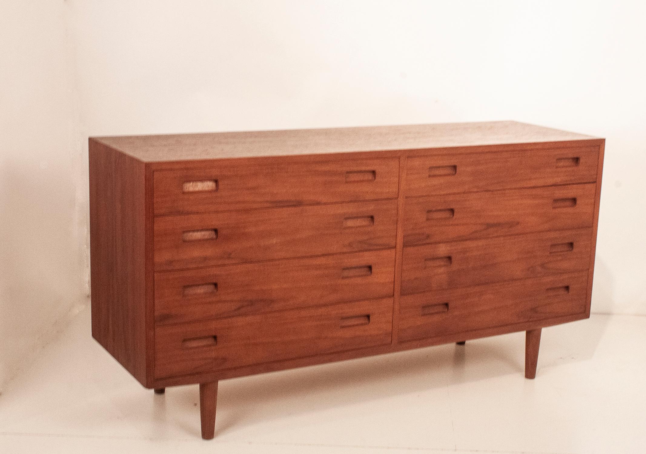 Mid-Century Modern Danish Chest of Drawers Teak Wood by Carlo Jensen for Hundevad, 1950s For Sale
