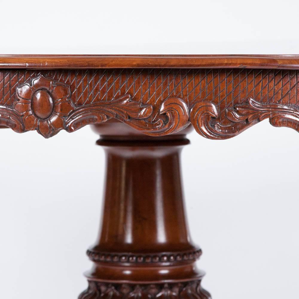 Danish Circular Carved Mahogany Centre Table with Finely Carved Base and Apron In Good Condition For Sale In London, GB