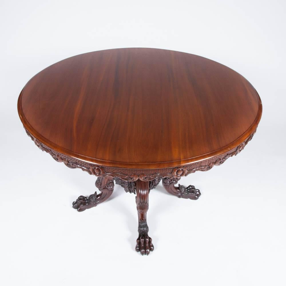 Danish Circular Carved Mahogany Centre Table with Finely Carved Base and Apron For Sale 1