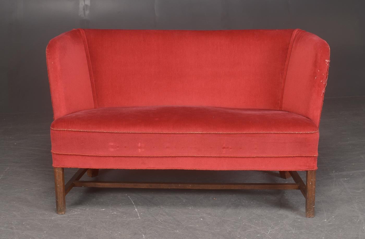 red settee bench