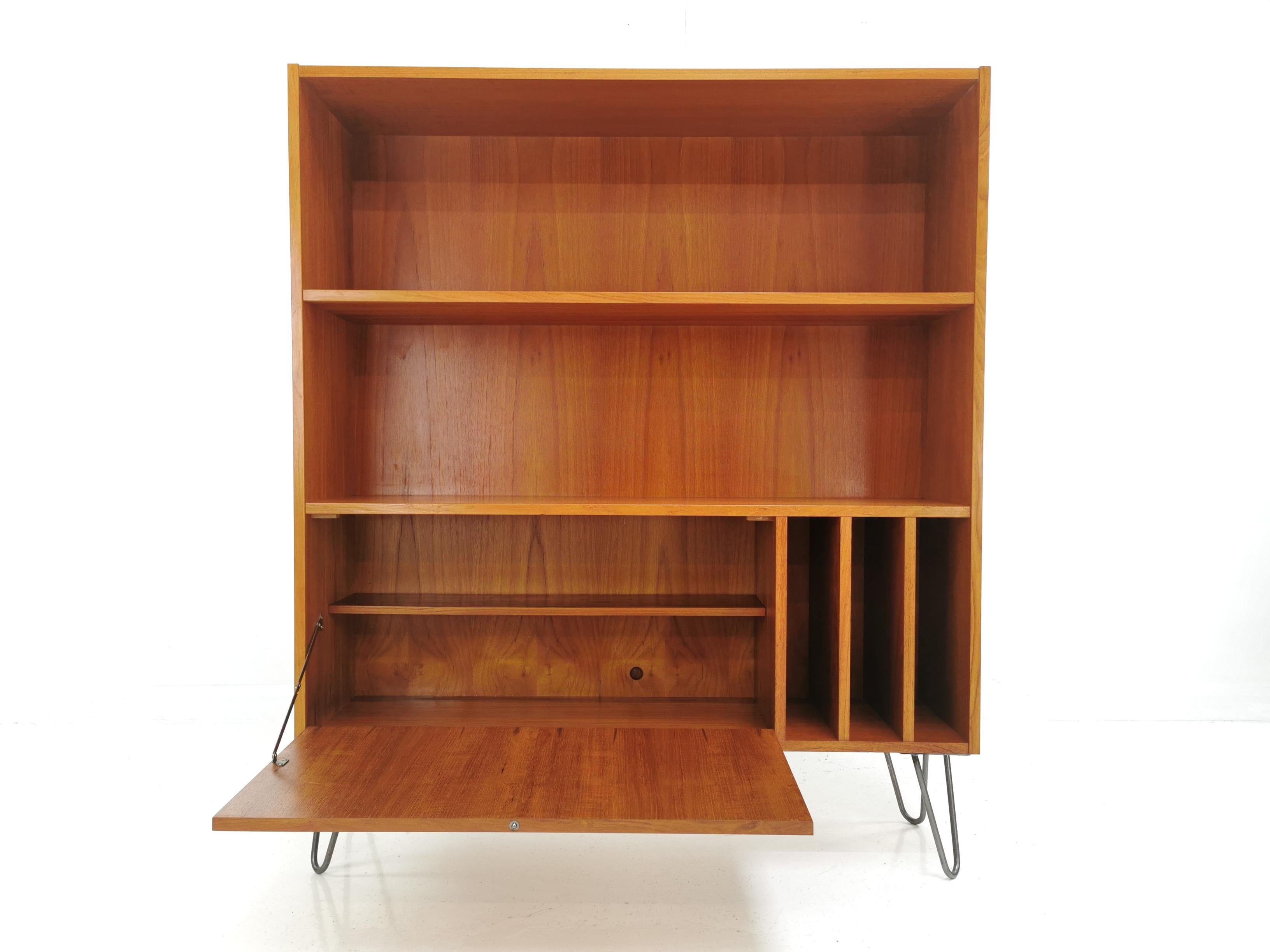 Danish Clausen & Son Teak Bookcase Cabinet 1960s-1970s Midcentury In Good Condition In STOKE ON TRENT, GB