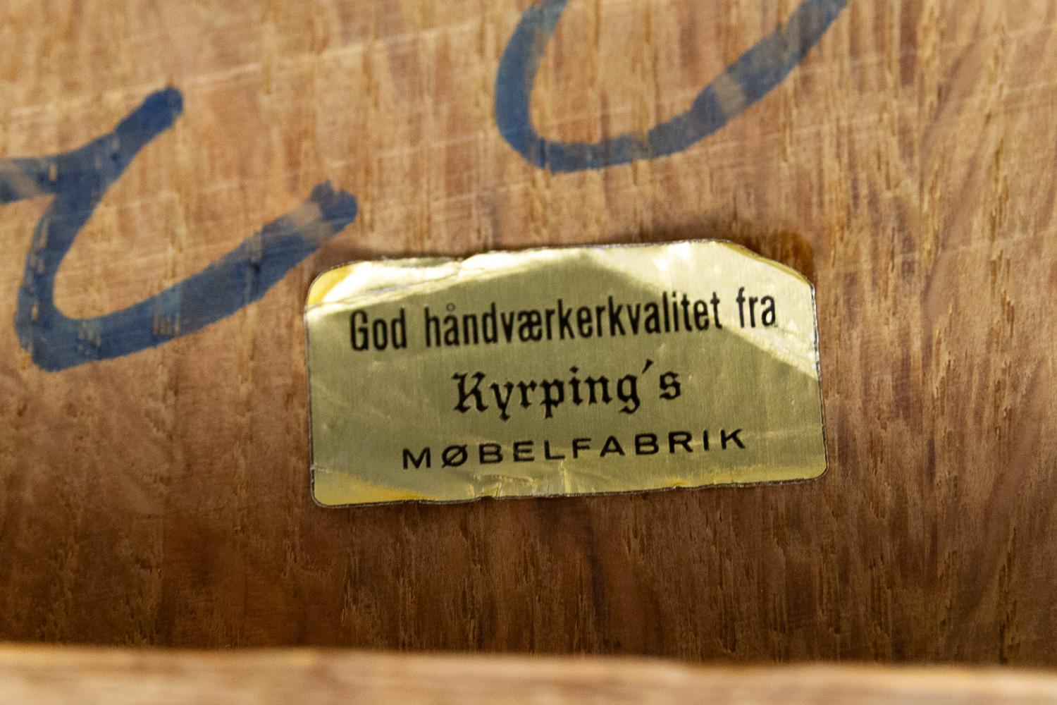 Table basse ou table à coudre danoise en chêne et rotin, années 1970 en vente 8