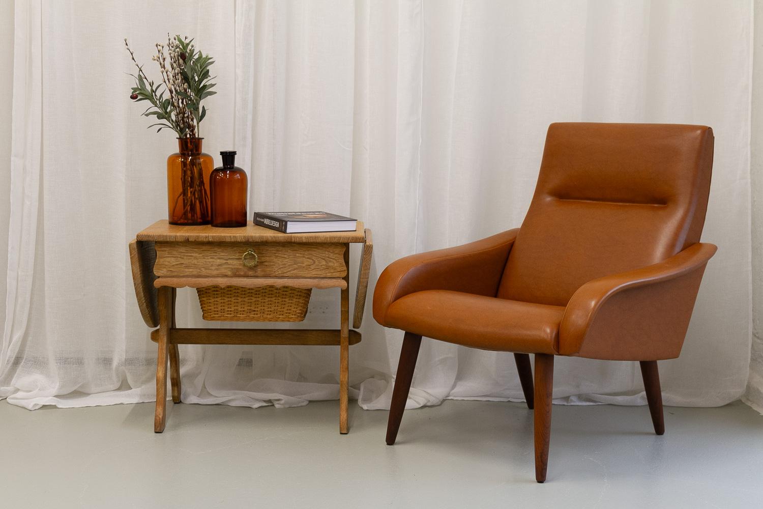 Table basse ou table à coudre danoise en chêne et rotin, années 1970 en vente 13