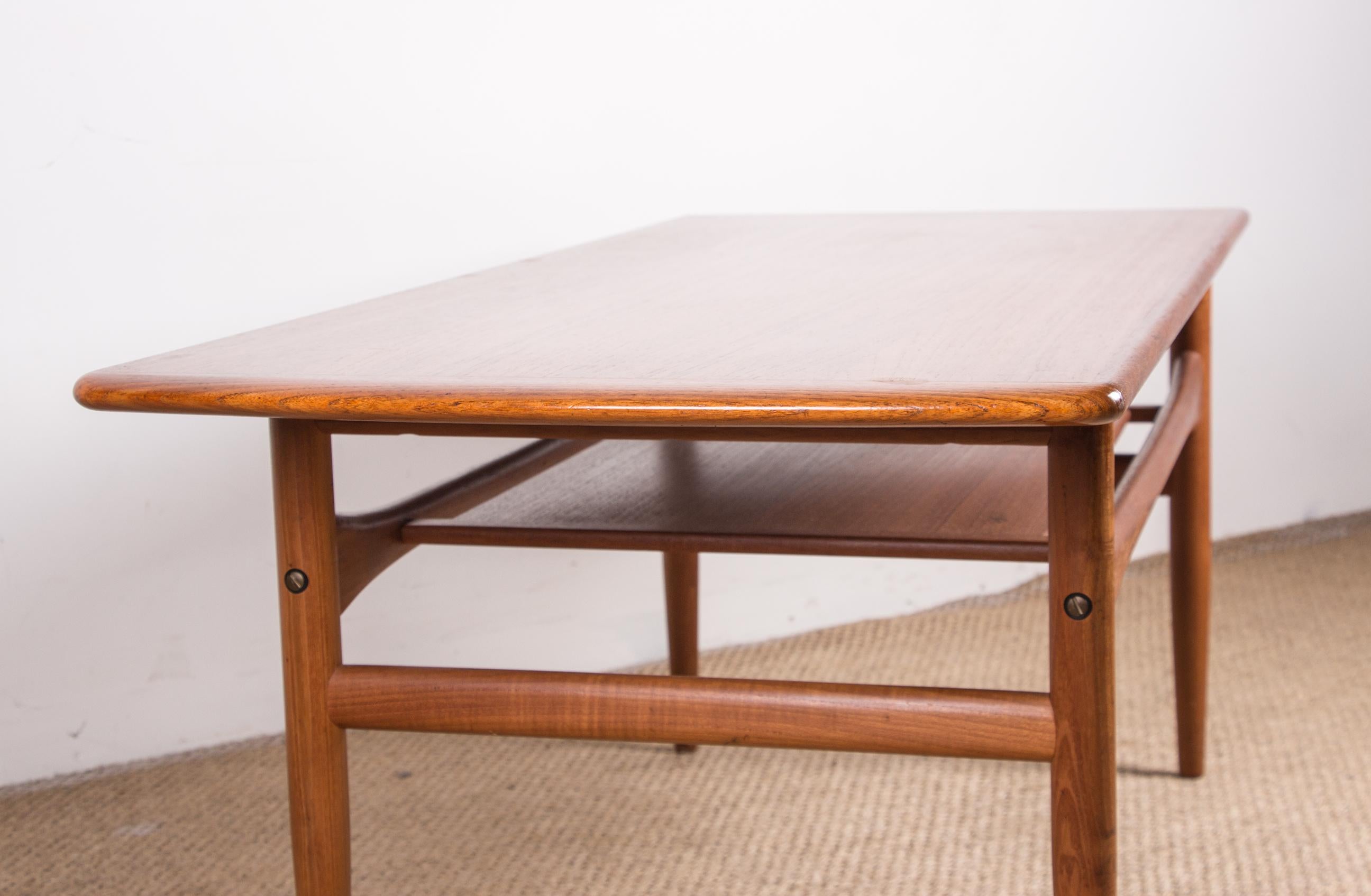 Danish coffee table, 2 levels, in Teak by Robert Christensen for Arrebo Mobler. For Sale 9