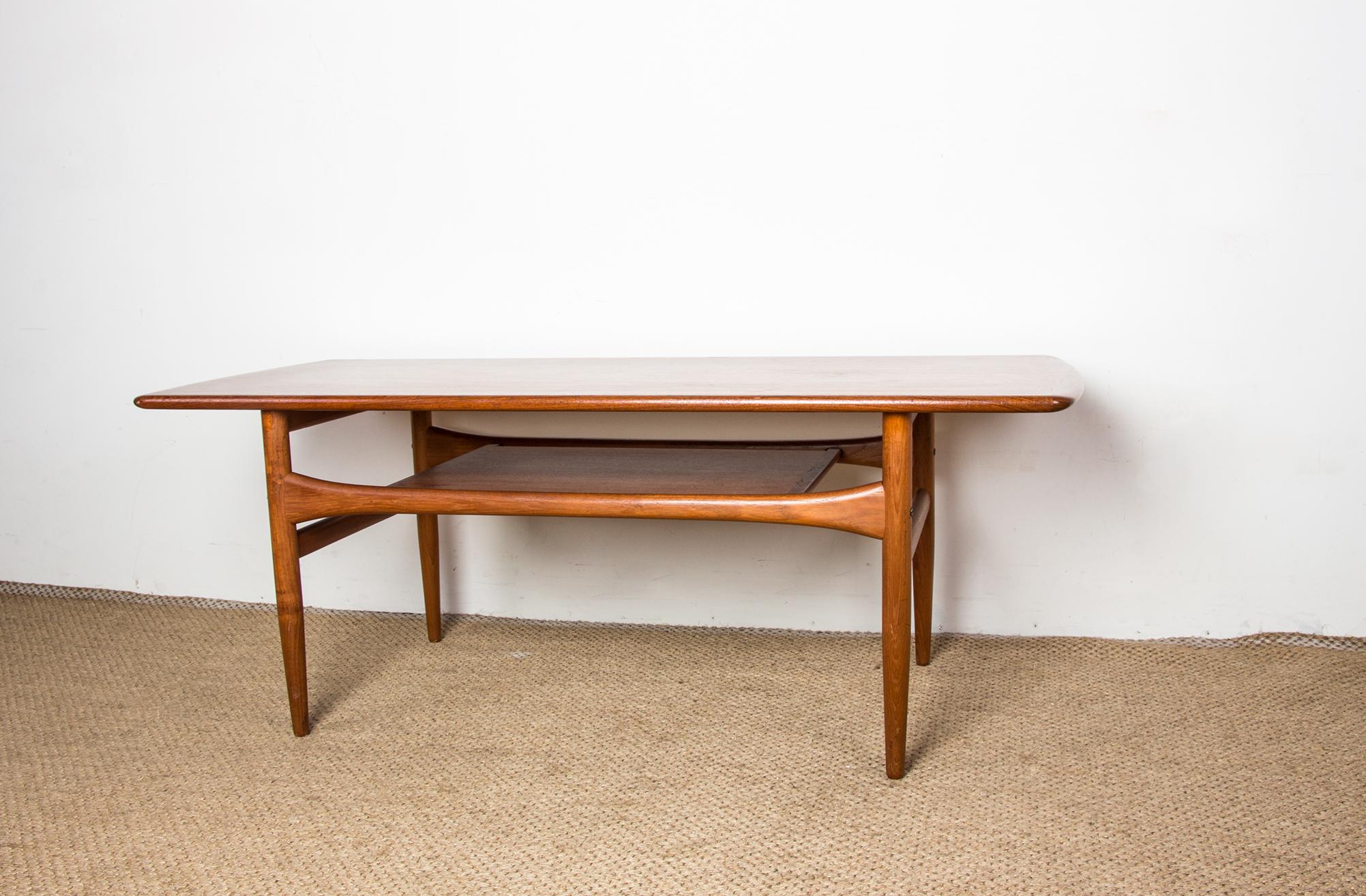 Mid-20th Century Danish coffee table, 2 levels, in Teak by Robert Christensen for Arrebo Mobler. For Sale