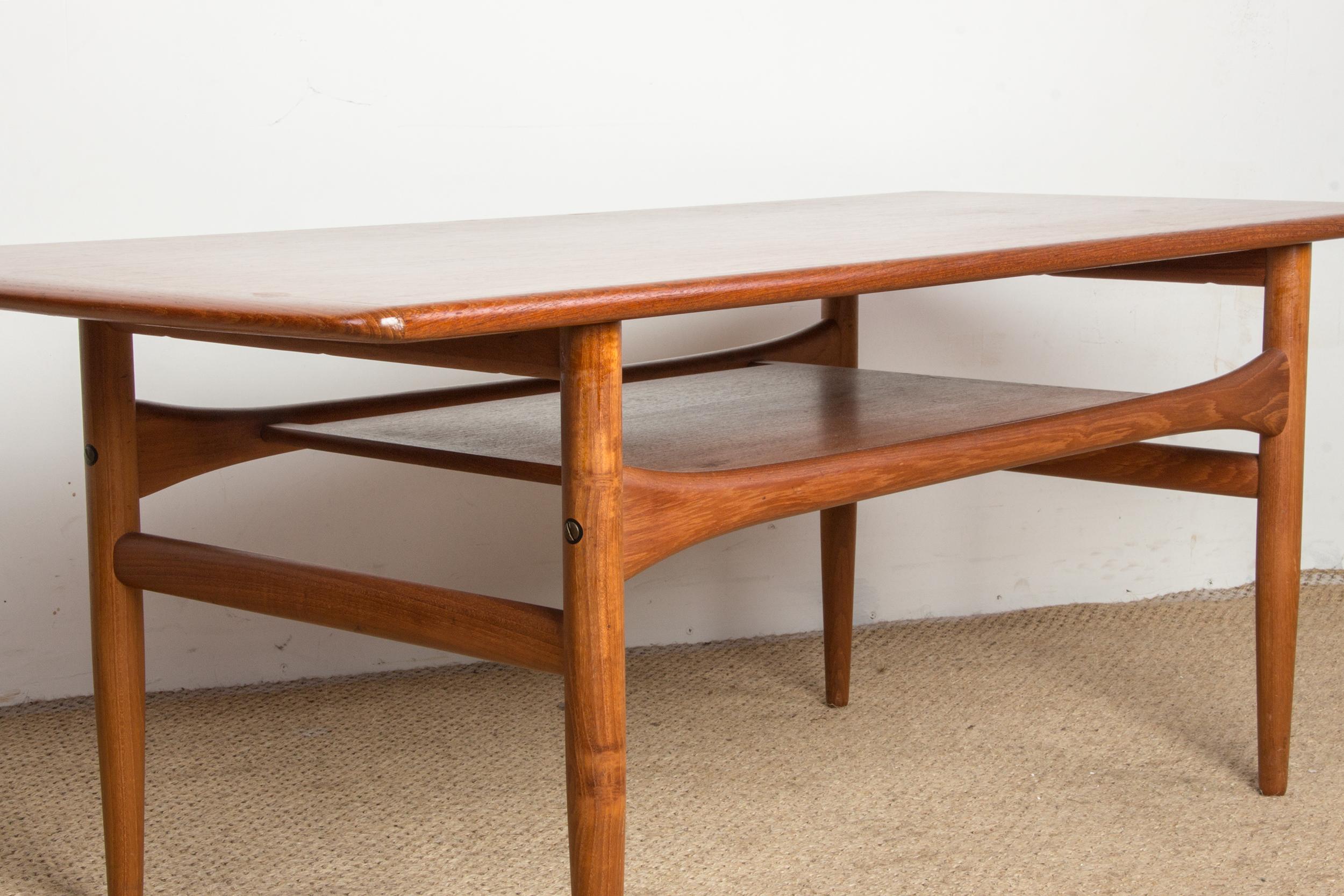 Danish coffee table, 2 levels, in Teak by Robert Christensen for Arrebo Mobler. For Sale 4