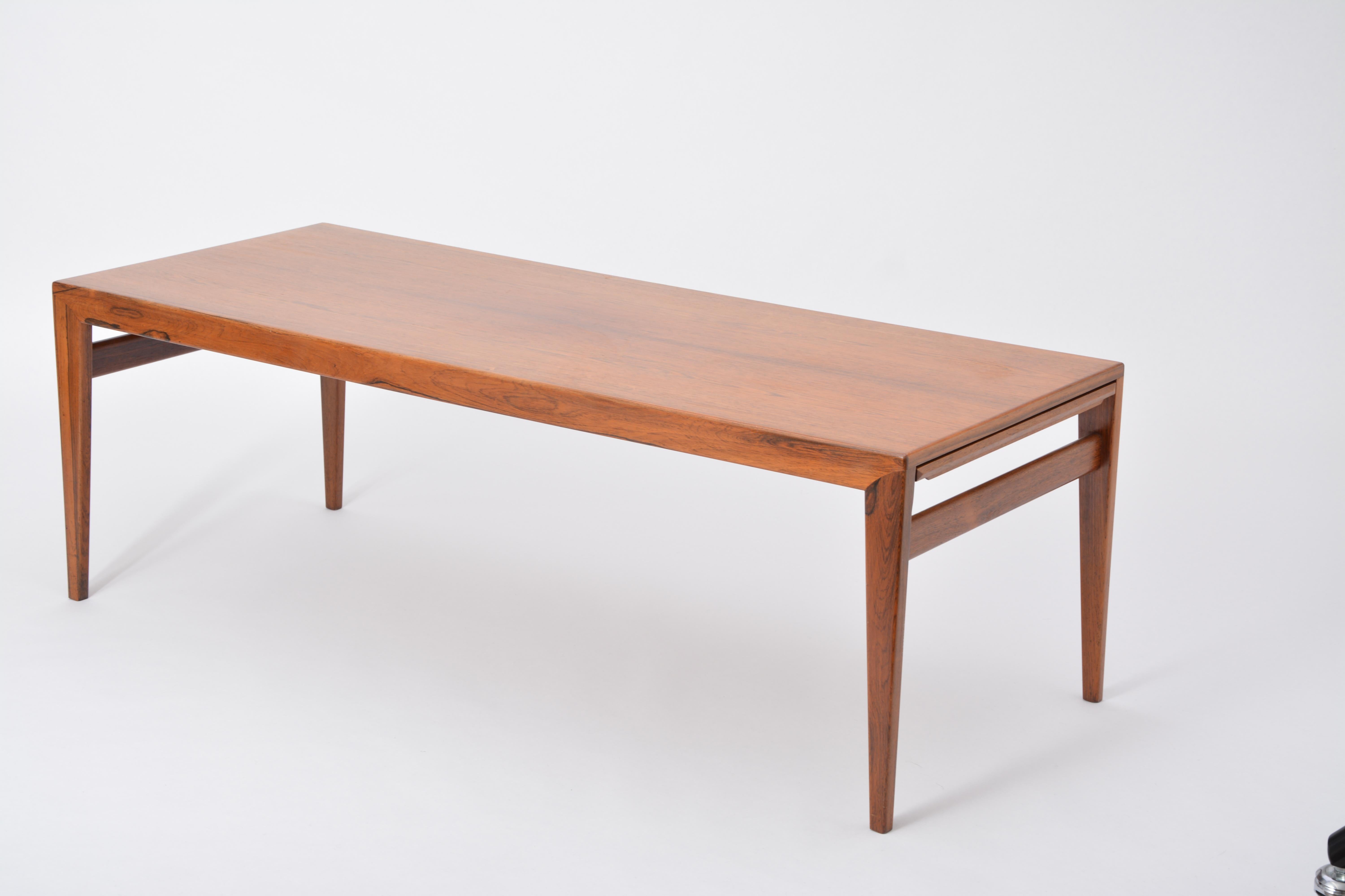Extendable Danish Mid-Century Modern coffee table by Johannes Andersen 5