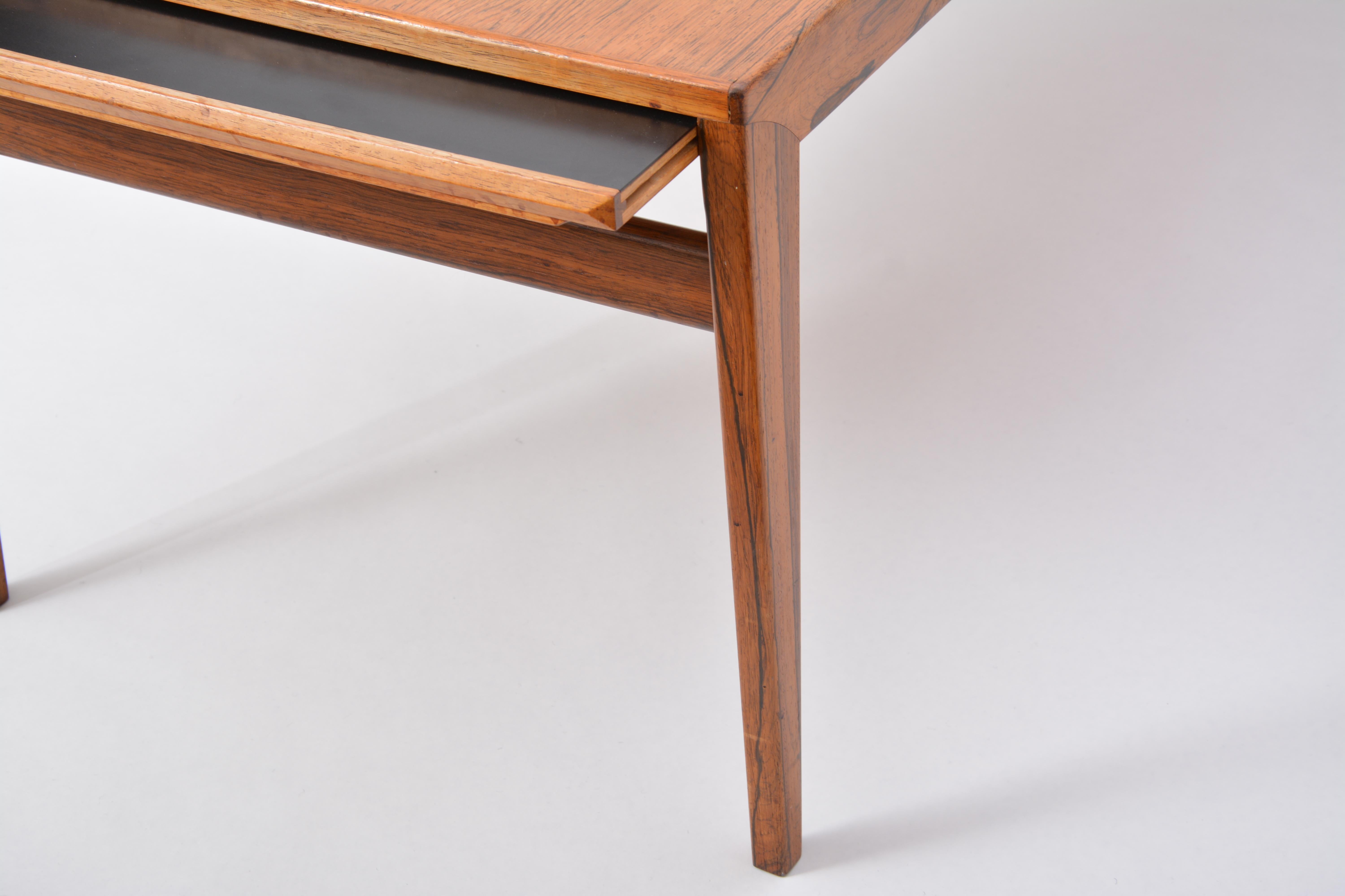 Extendable Danish Mid-Century Modern coffee table by Johannes Andersen 8