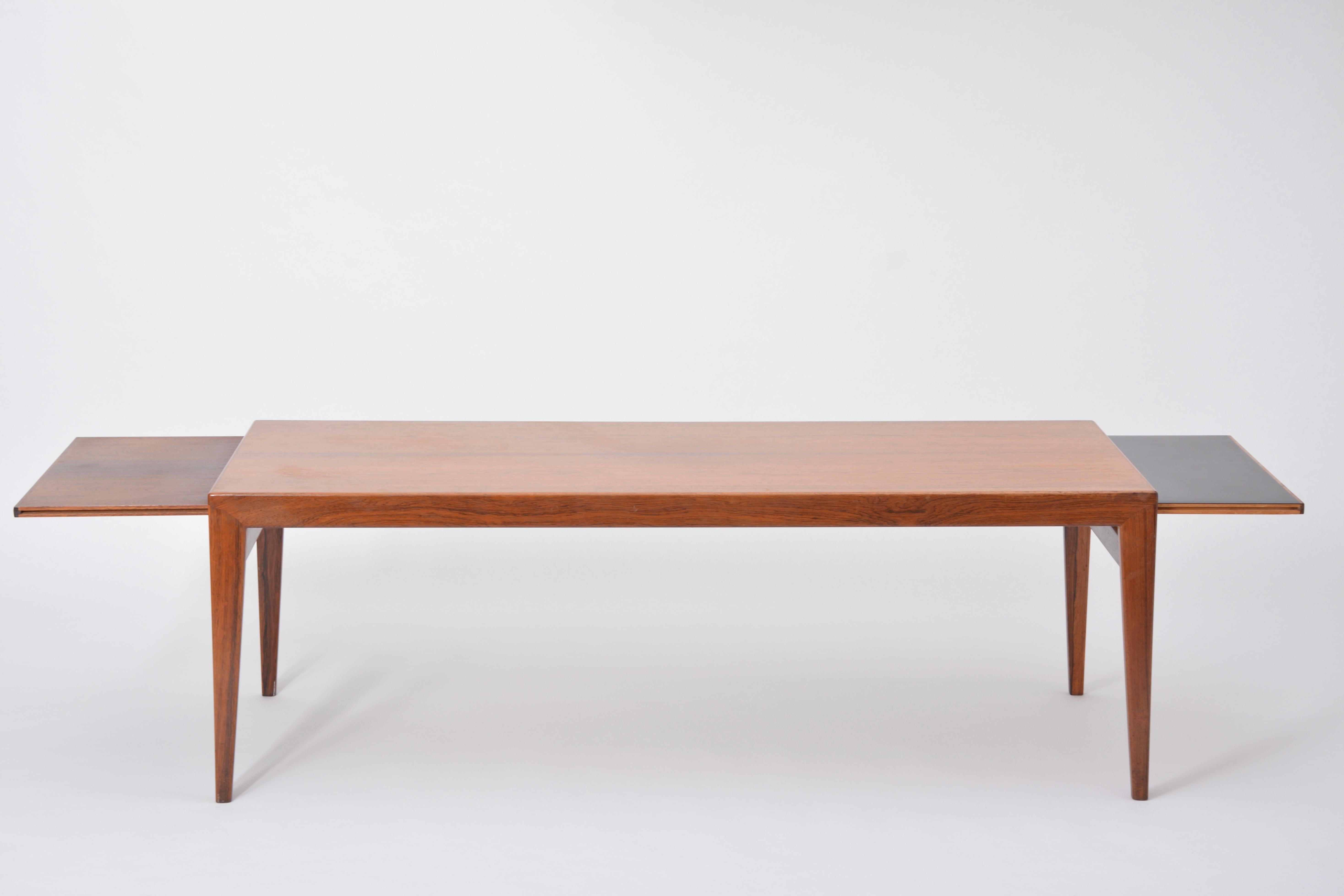 20th Century Extendable Danish Mid-Century Modern coffee table by Johannes Andersen
