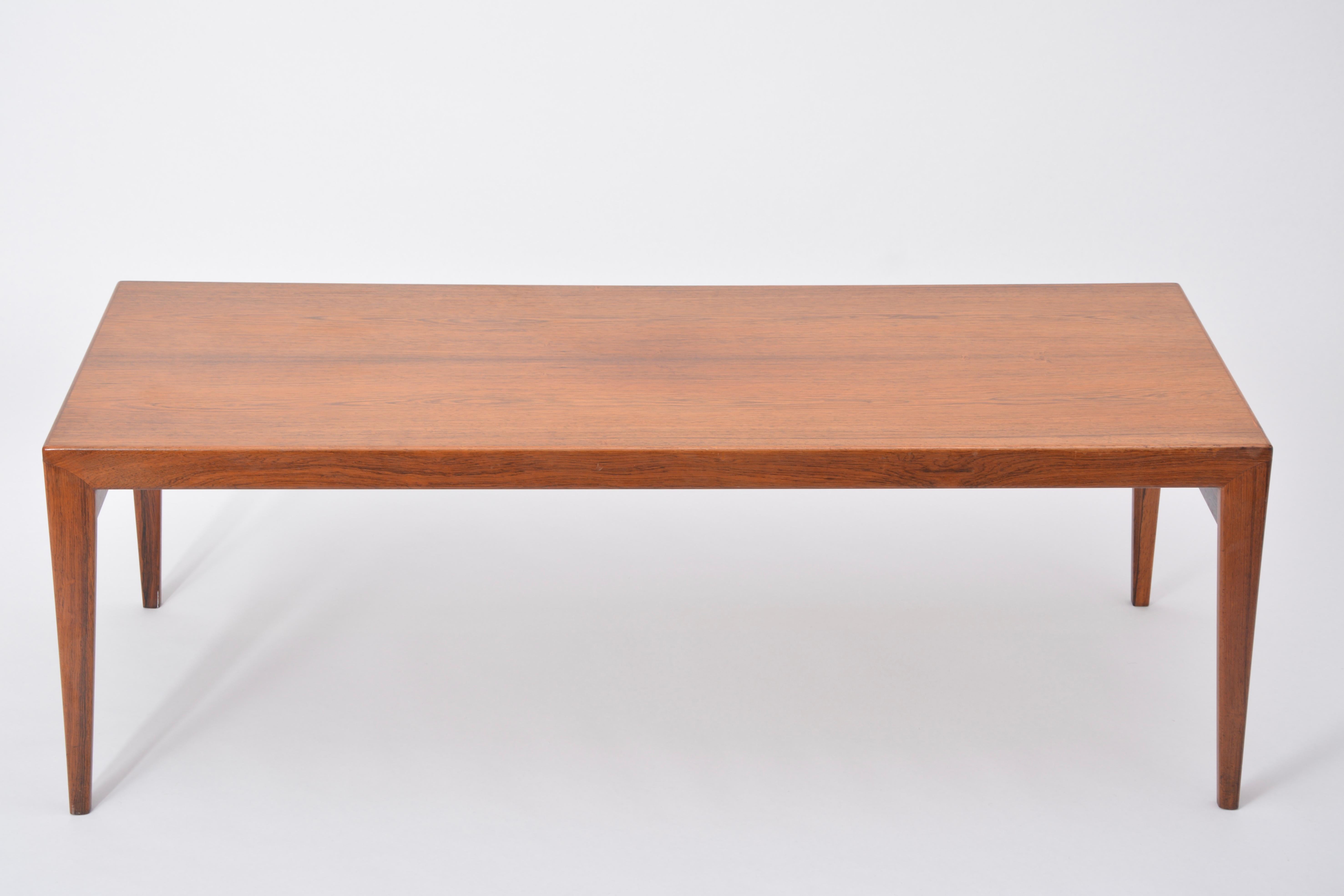 Extendable Danish Mid-Century Modern coffee table by Johannes Andersen 1