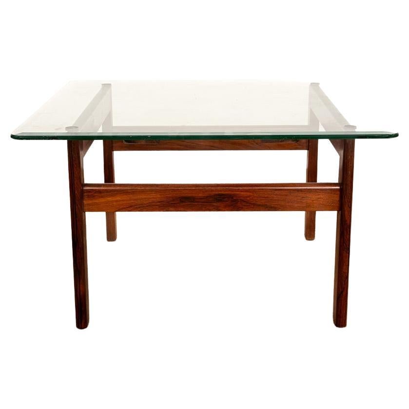 Mesa de centro danesa de palisandro y cristal de Arne Wahl Iversen 1960.