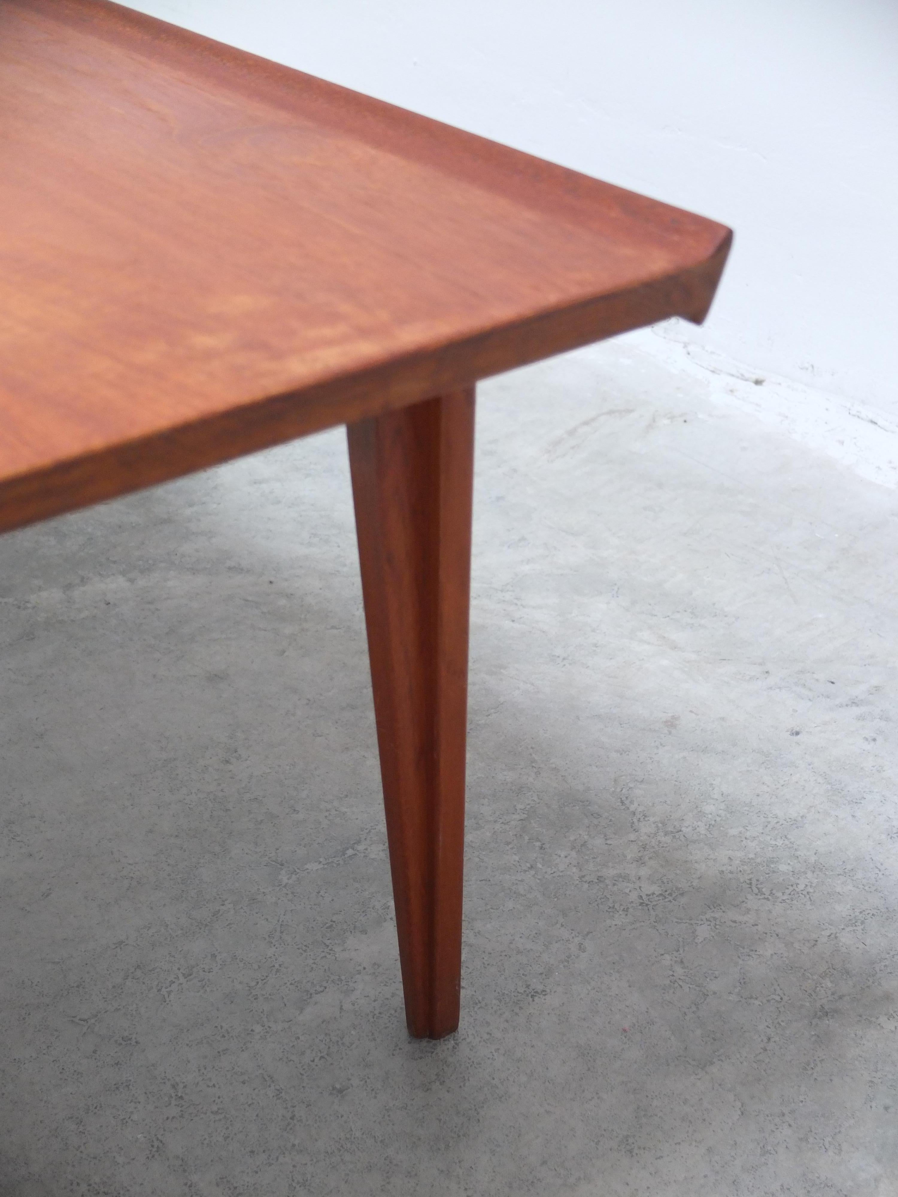 Dänischer Couchtisch aus massivem Teakholz von Finn Juhl für France & Son, 1960er Jahre im Angebot 8