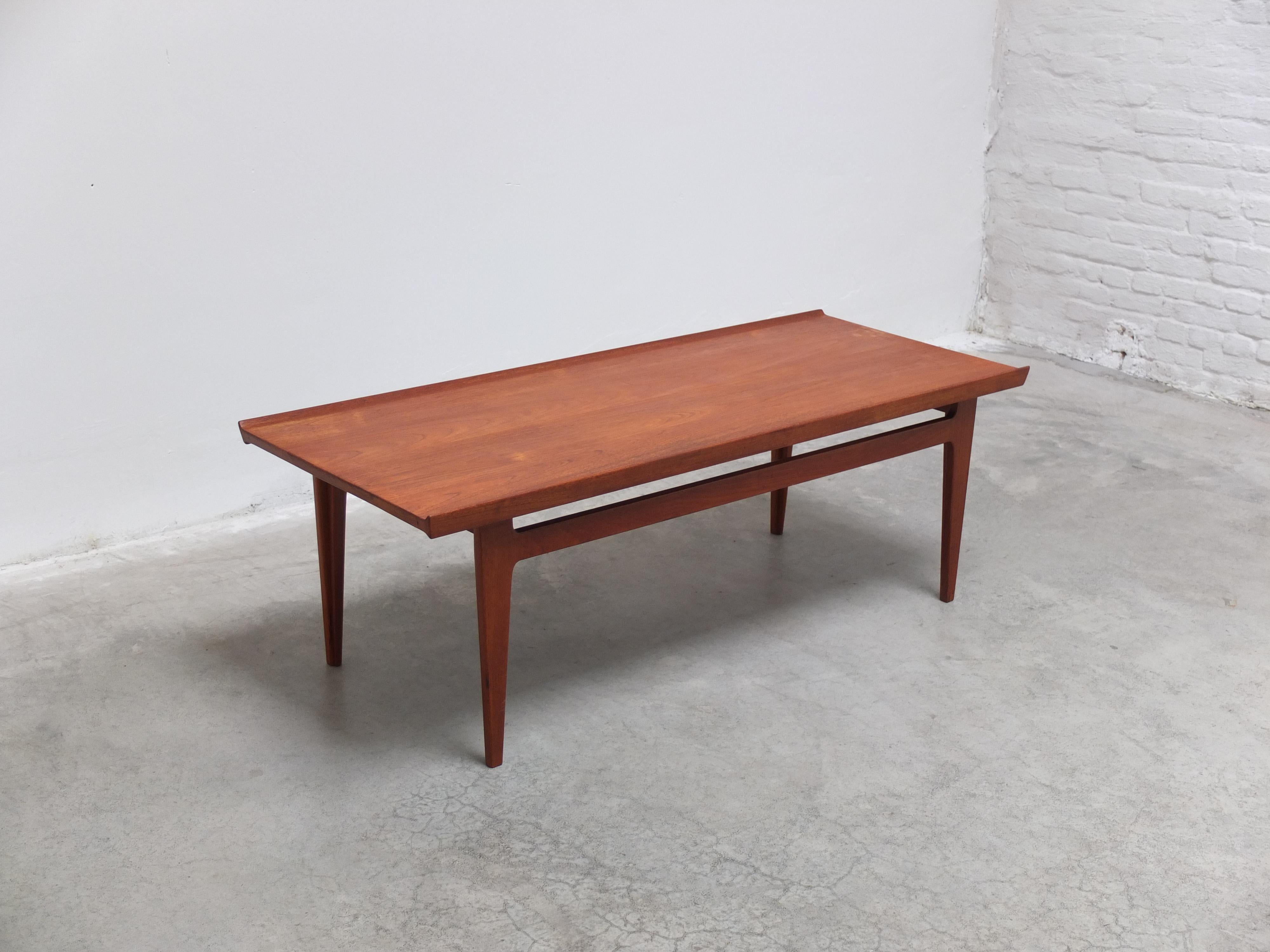 Dänischer Couchtisch aus massivem Teakholz von Finn Juhl für France & Son, 1960er Jahre (Skandinavische Moderne) im Angebot