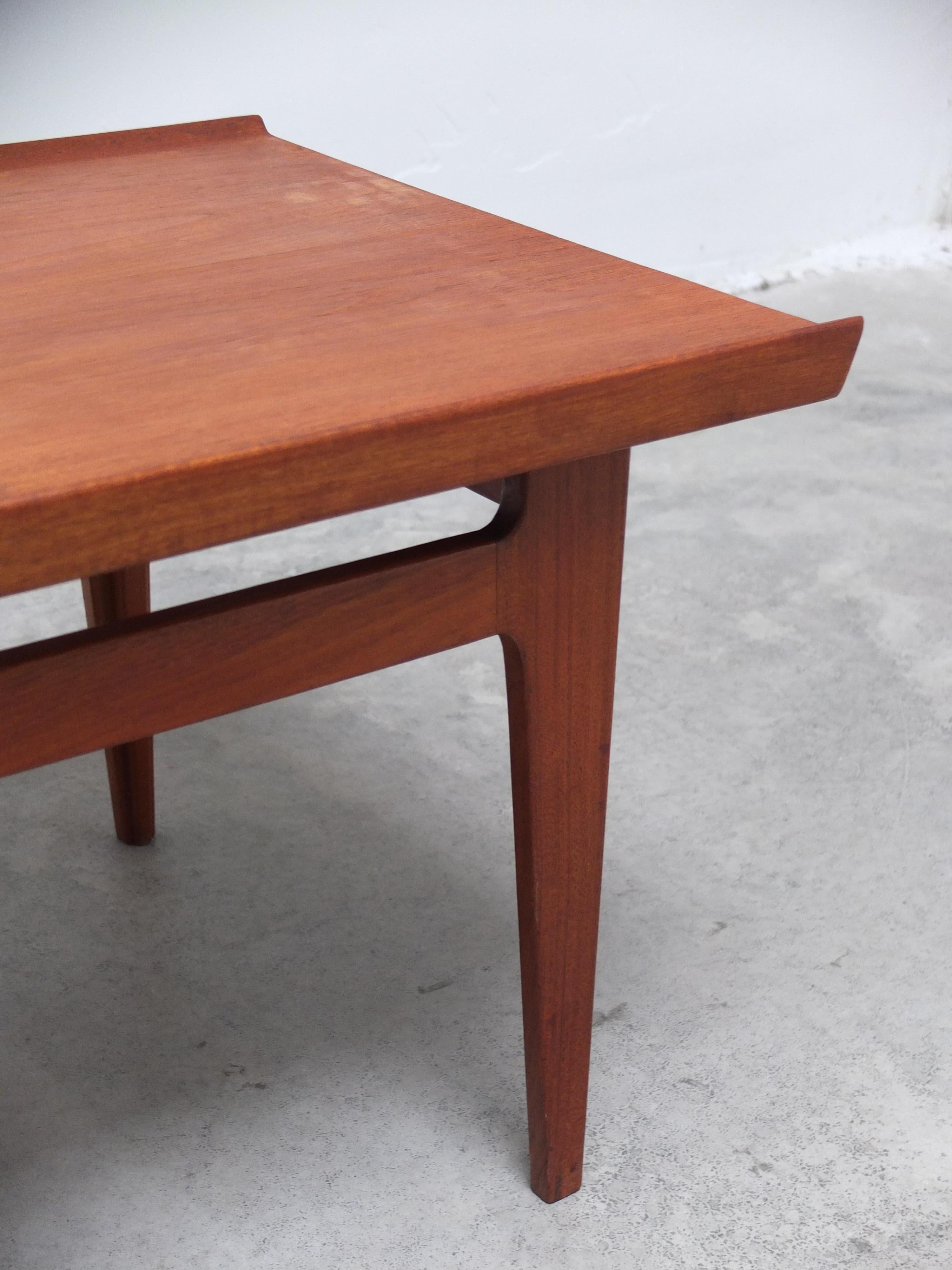 Dänischer Couchtisch aus massivem Teakholz von Finn Juhl für France & Son, 1960er Jahre im Angebot 4
