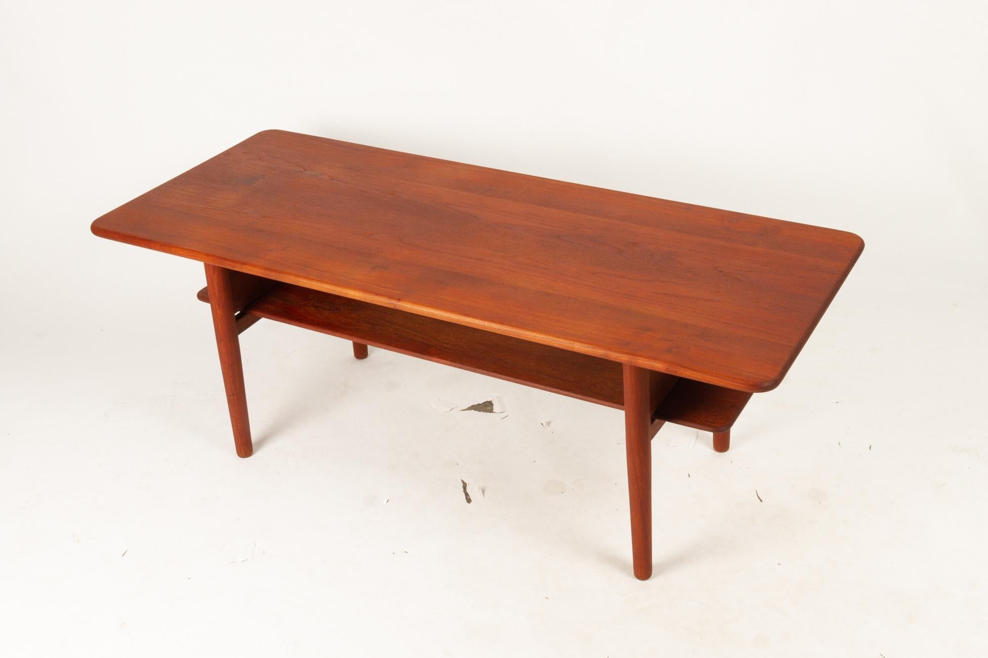 Danish Coffee Table in Solid Teak by Ib Kofod-Larsen, 1950s For Sale 8