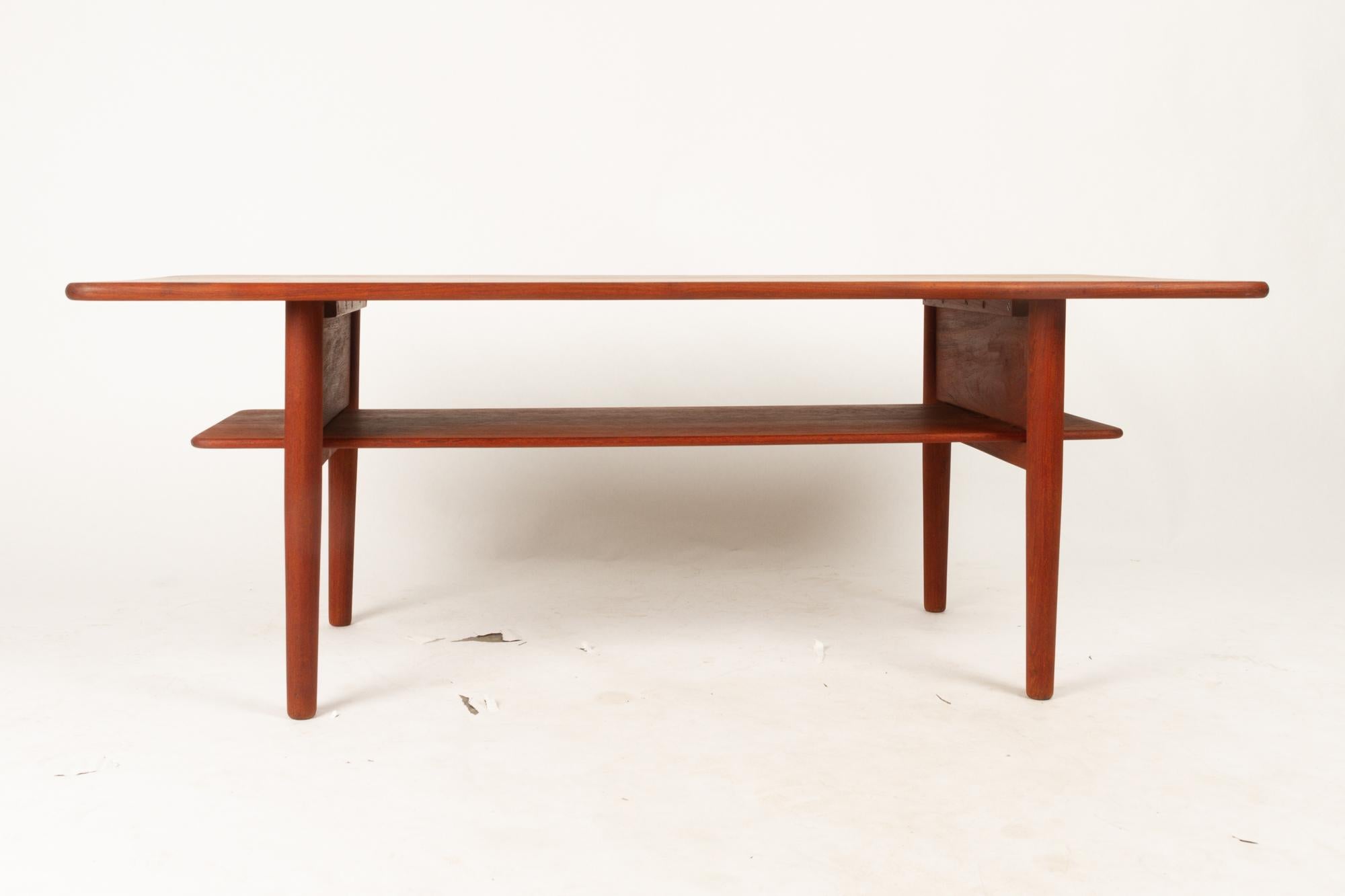 Danish Coffee Table in Solid Teak by Ib Kofod-Larsen, 1950s In Good Condition For Sale In Asaa, DK
