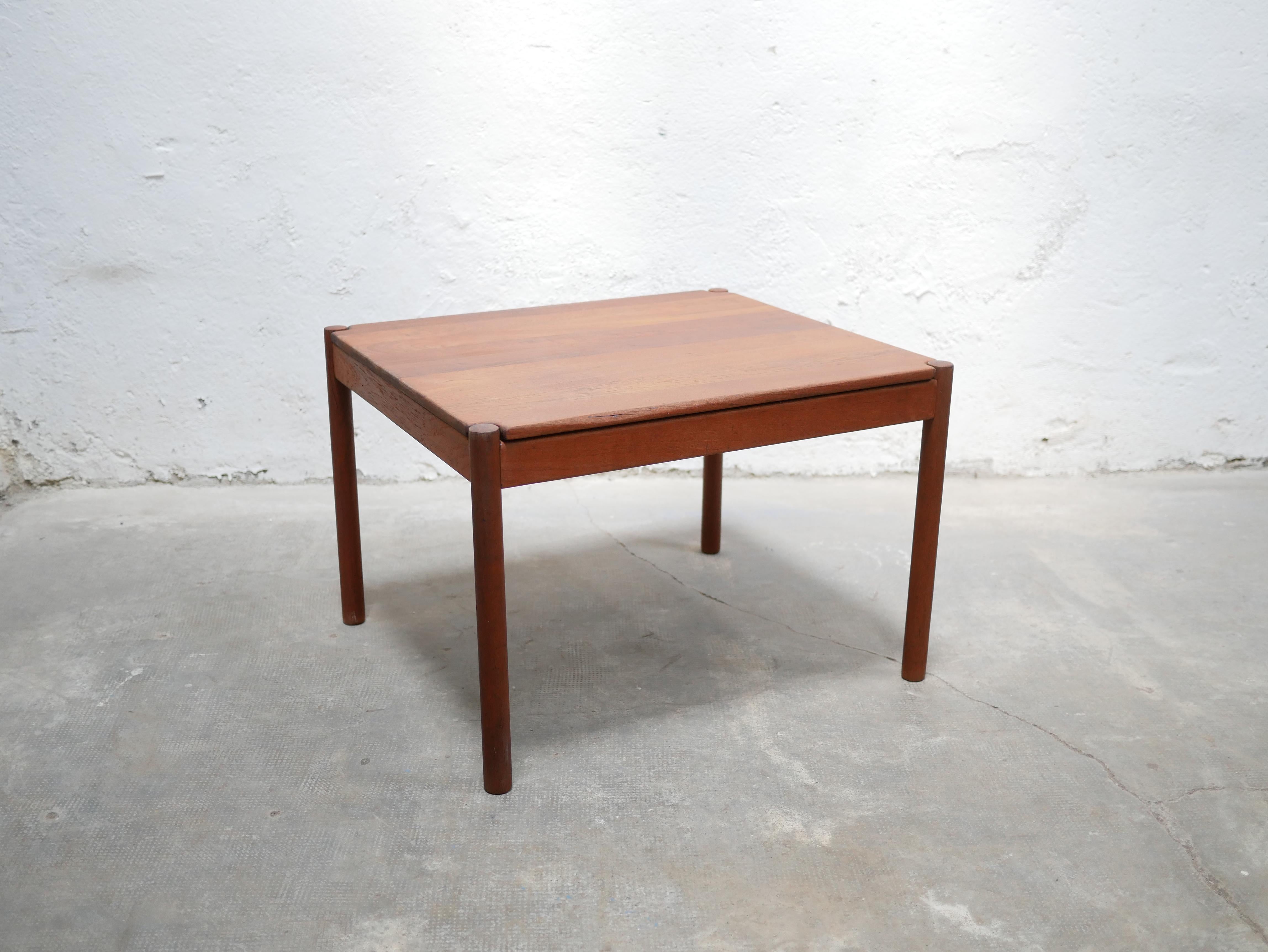 Danish Coffee Table in Vintage Teak Edited by Magnus Olesen In Good Condition For Sale In AIGNAN, FR