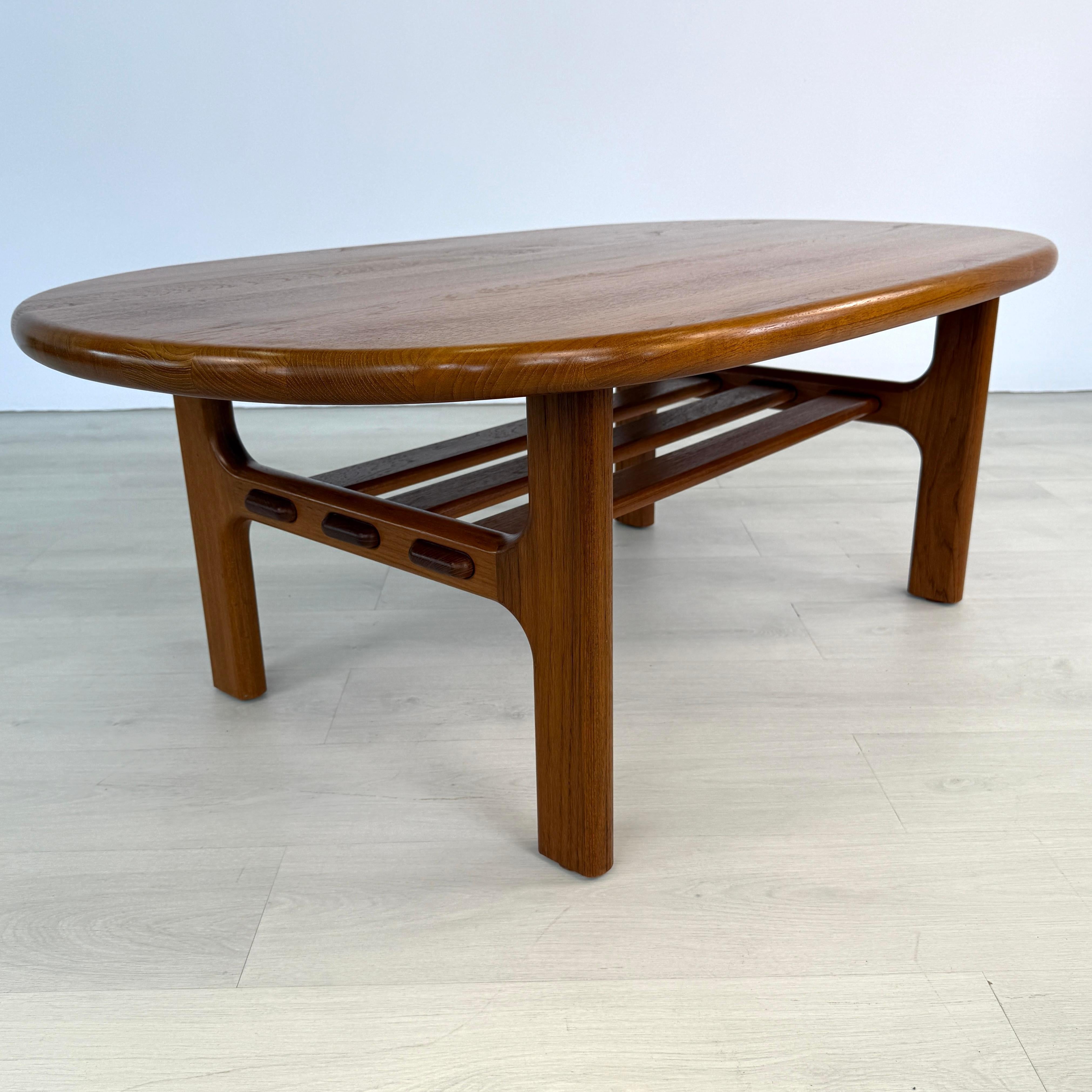 Scandinavian Modern Danish Coffee table Niels Bach Randers Möbel For Sale