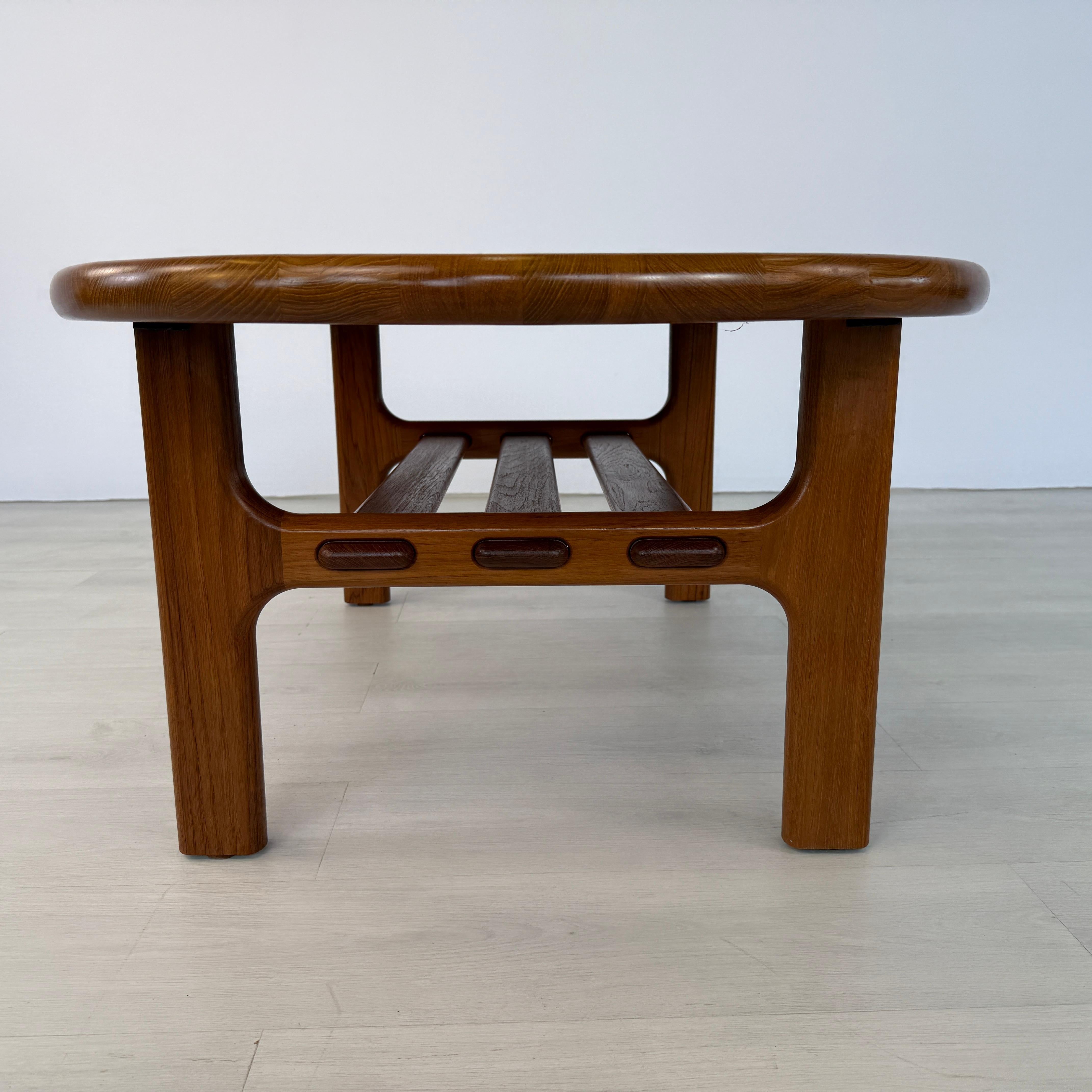 Danish Coffee table Niels Bach Randers Möbel In Good Condition For Sale In Bridgeport, CT